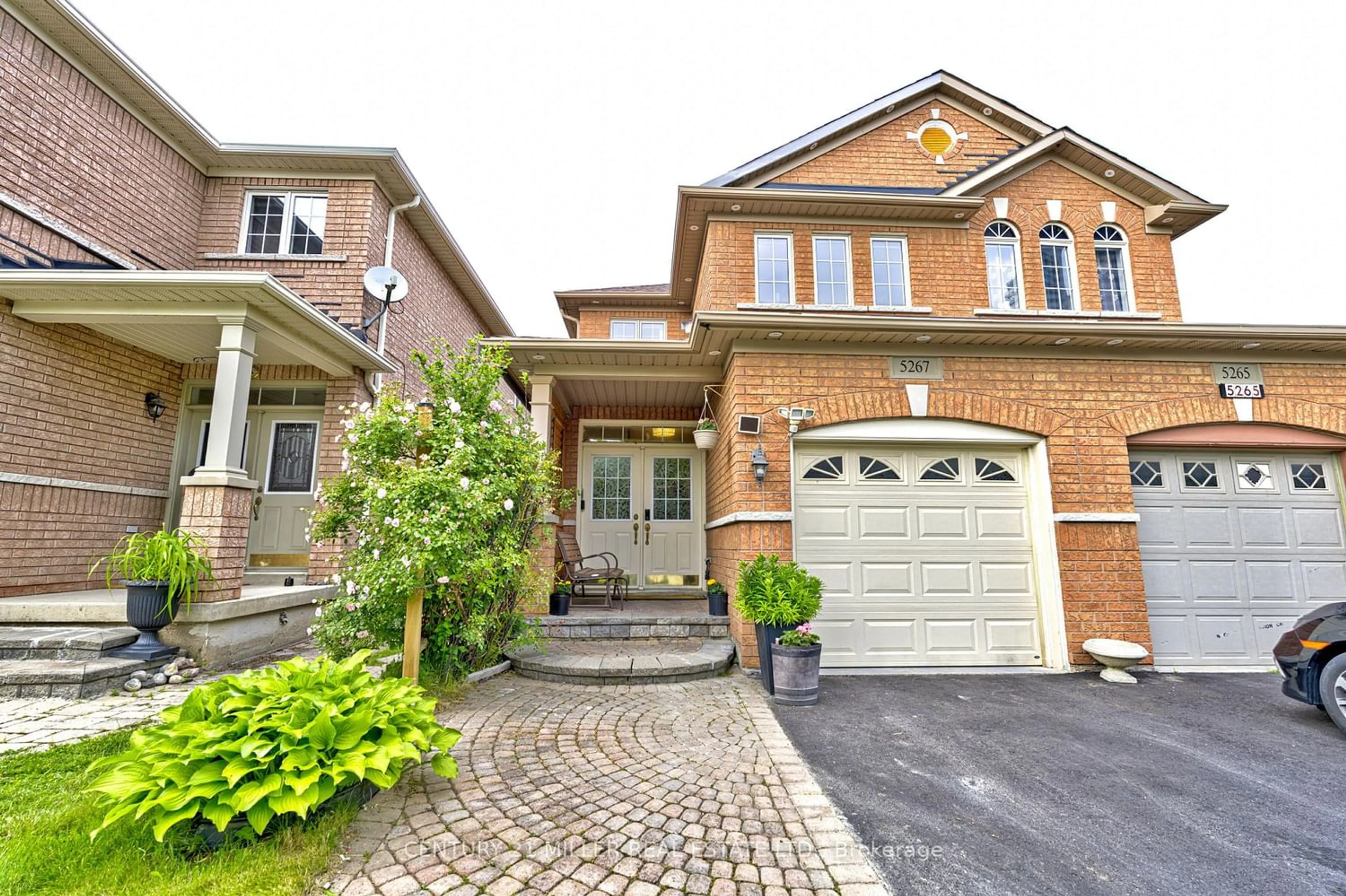 Home with brick exterior material for 5267 Springbok Cres, Mississauga Ontario L4Z 3J9