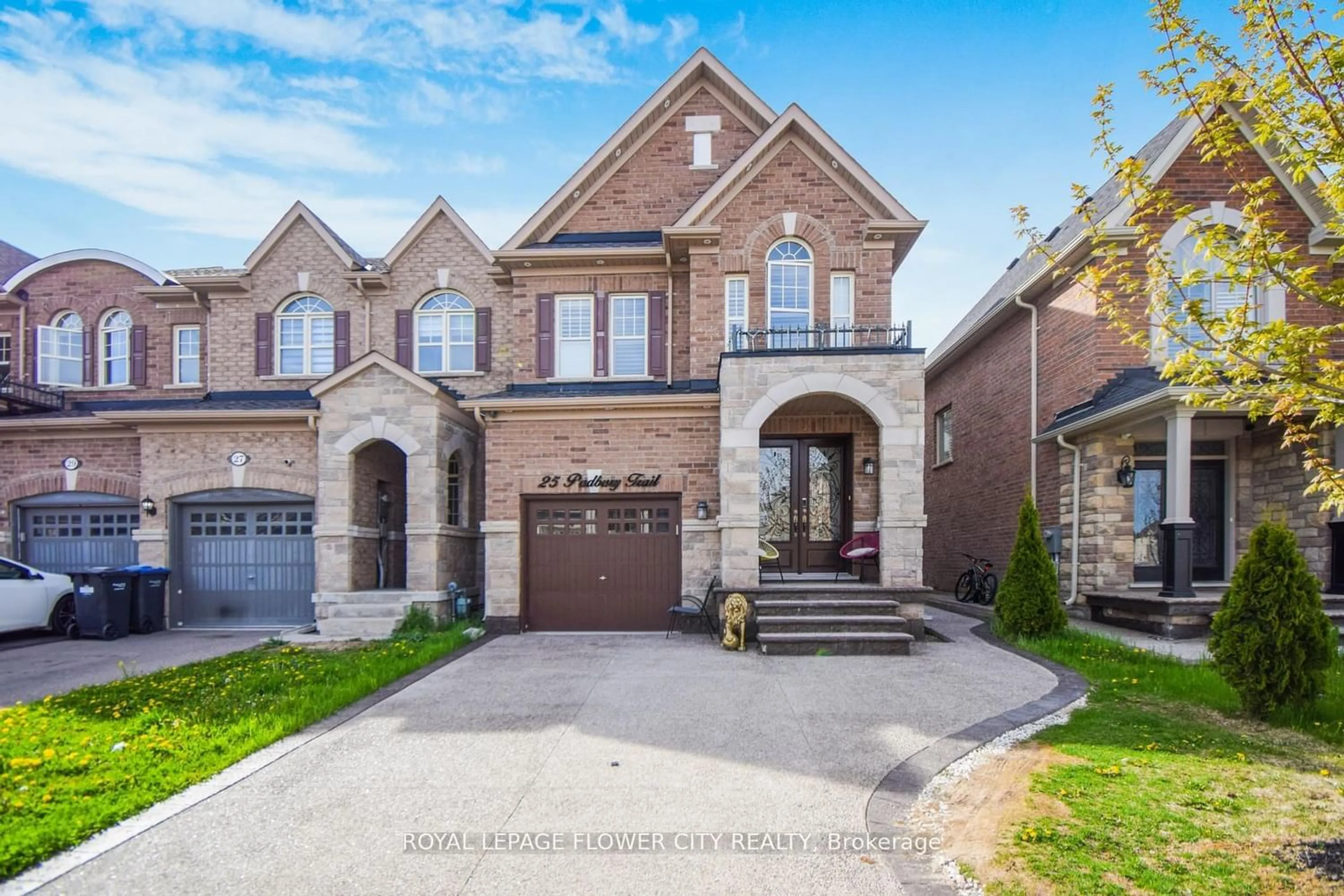 Home with brick exterior material for 25 Padbury Tr, Brampton Ontario L7A 4V2