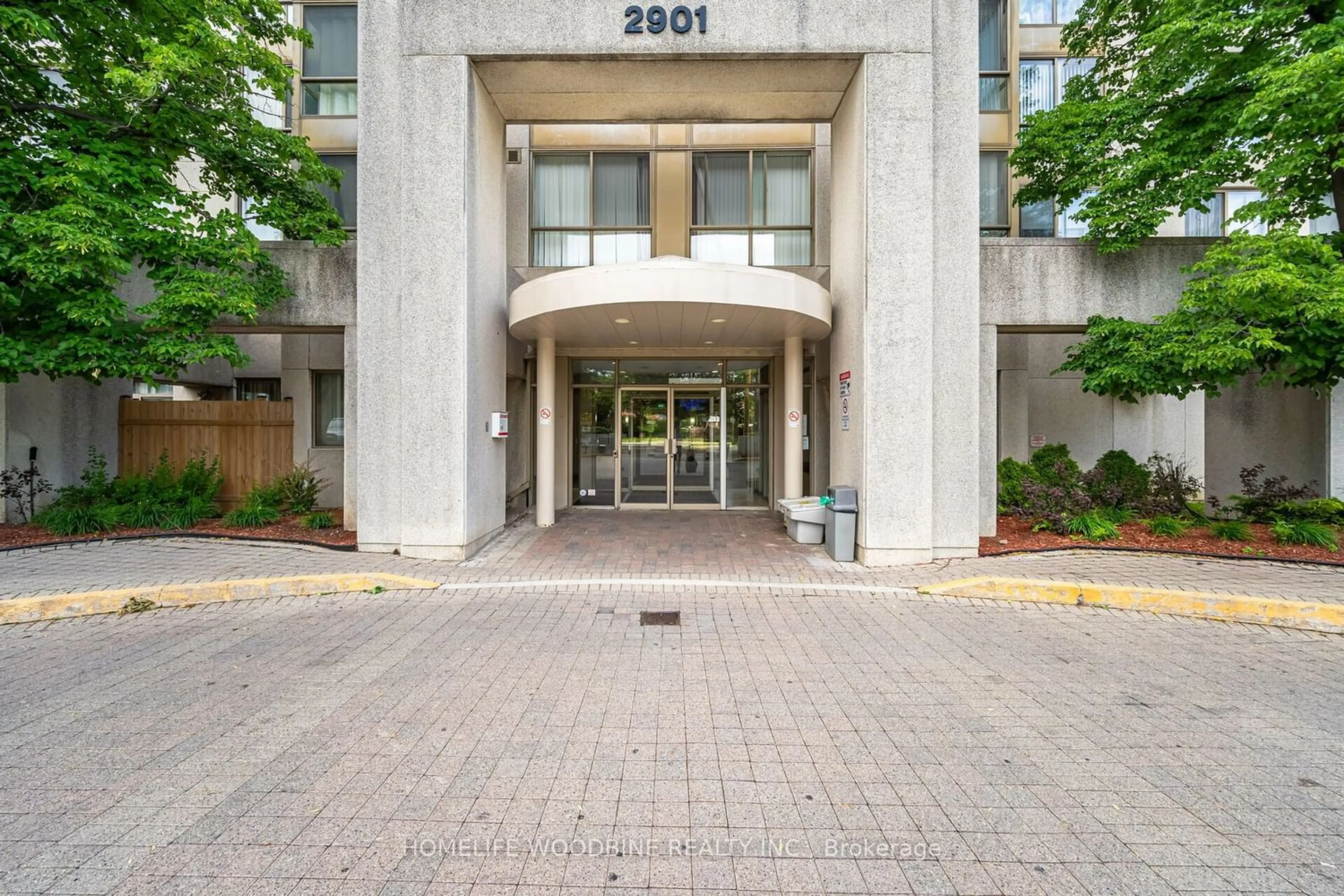 Indoor foyer for 2901 Kipling Ave #204, Toronto Ontario M9V 5E5