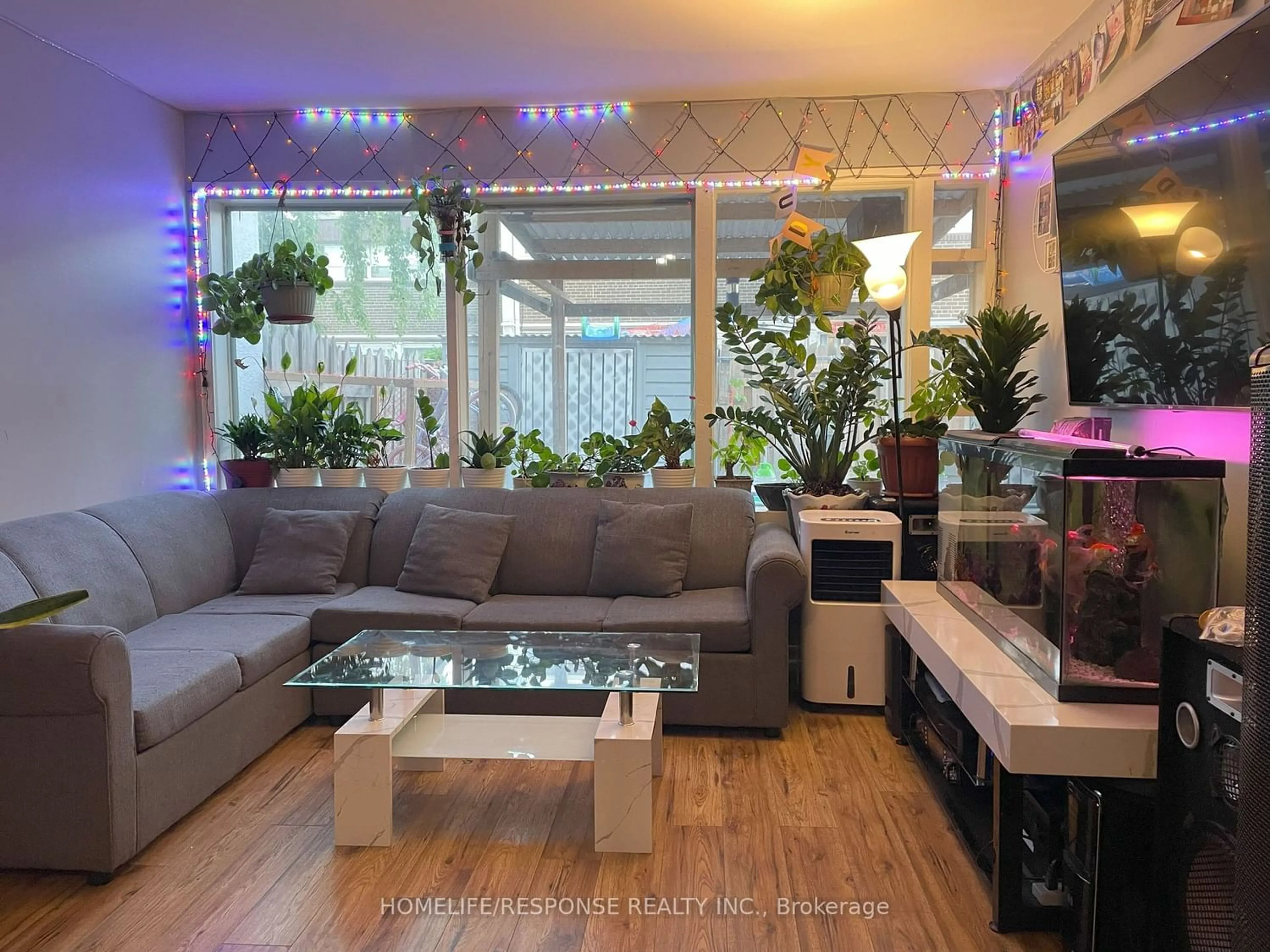 Living room for 30 VENETIAN Cres #127, Toronto Ontario M3N 2L8