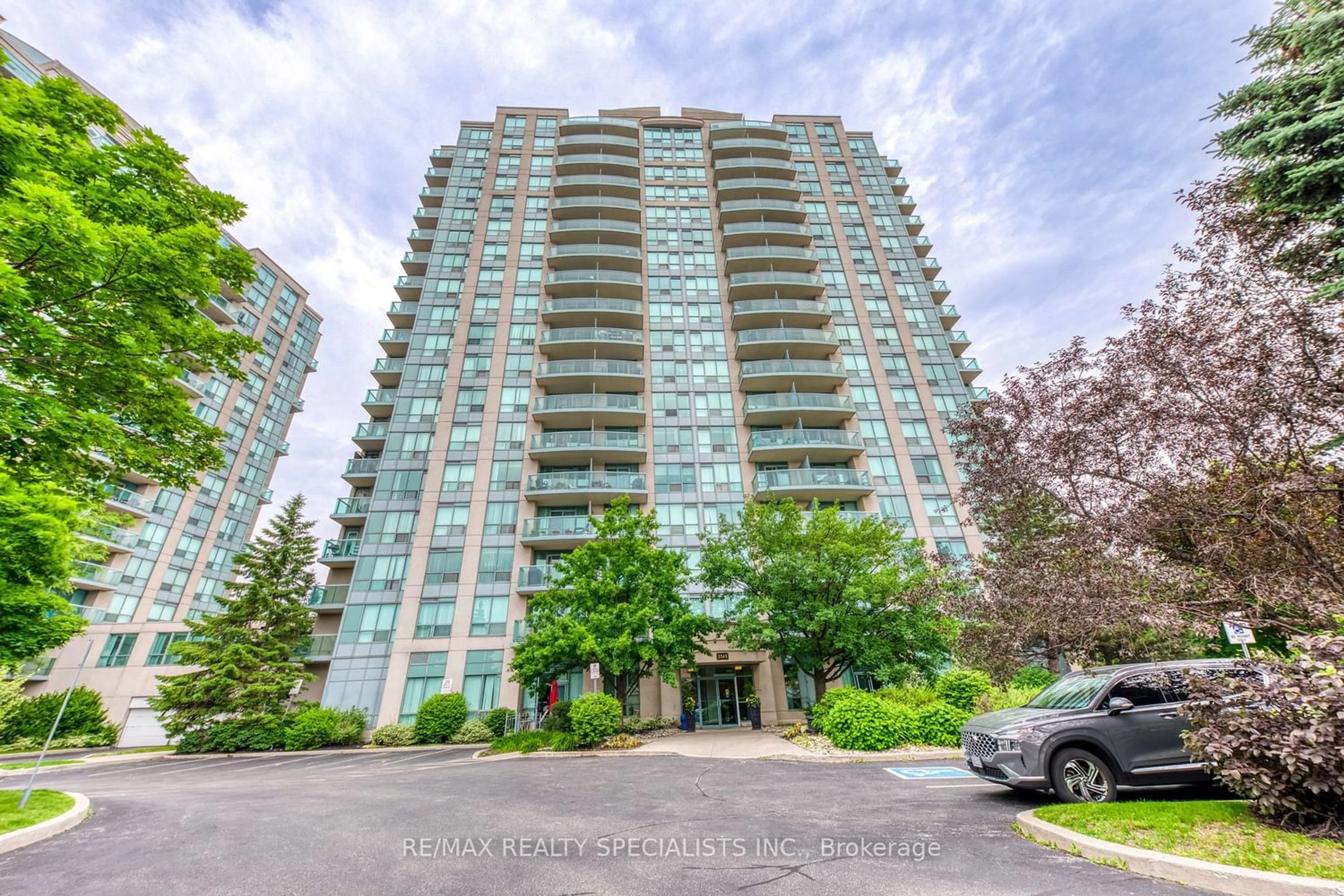 A pic from exterior of the house or condo for 2545 Erin Centre Blvd #1409, Mississauga Ontario L5M 6Z9