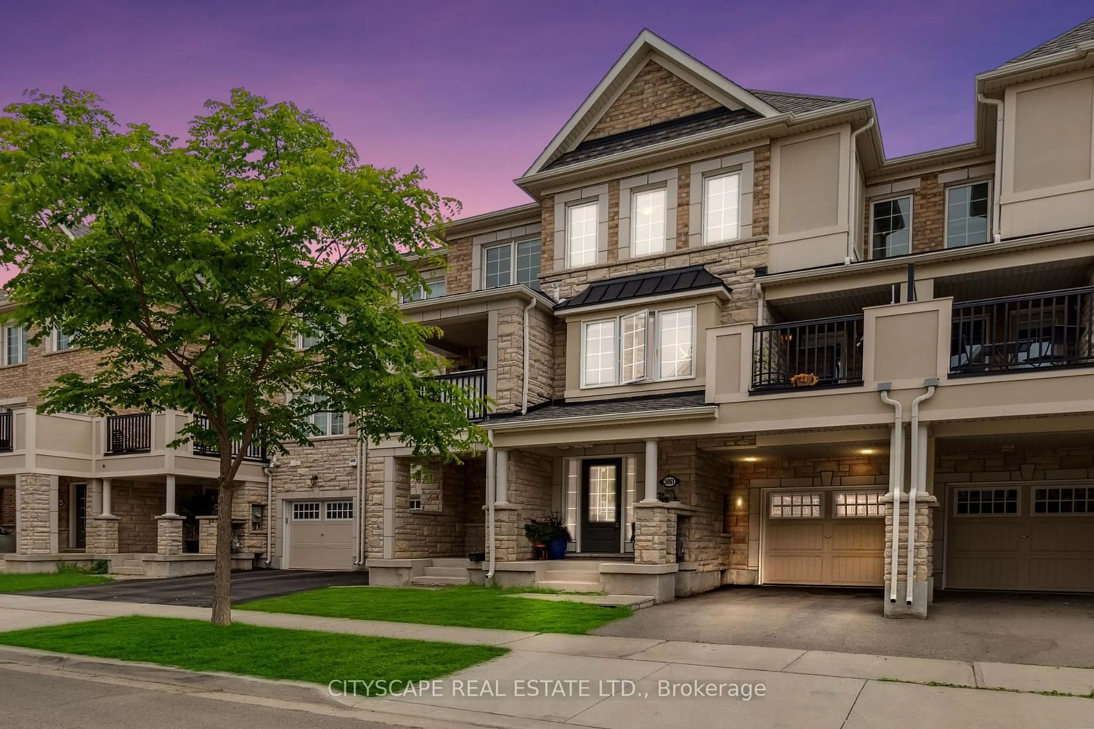 A pic from exterior of the house or condo for 3061 Mistletoe Gdns, Oakville Ontario L6M 4M2