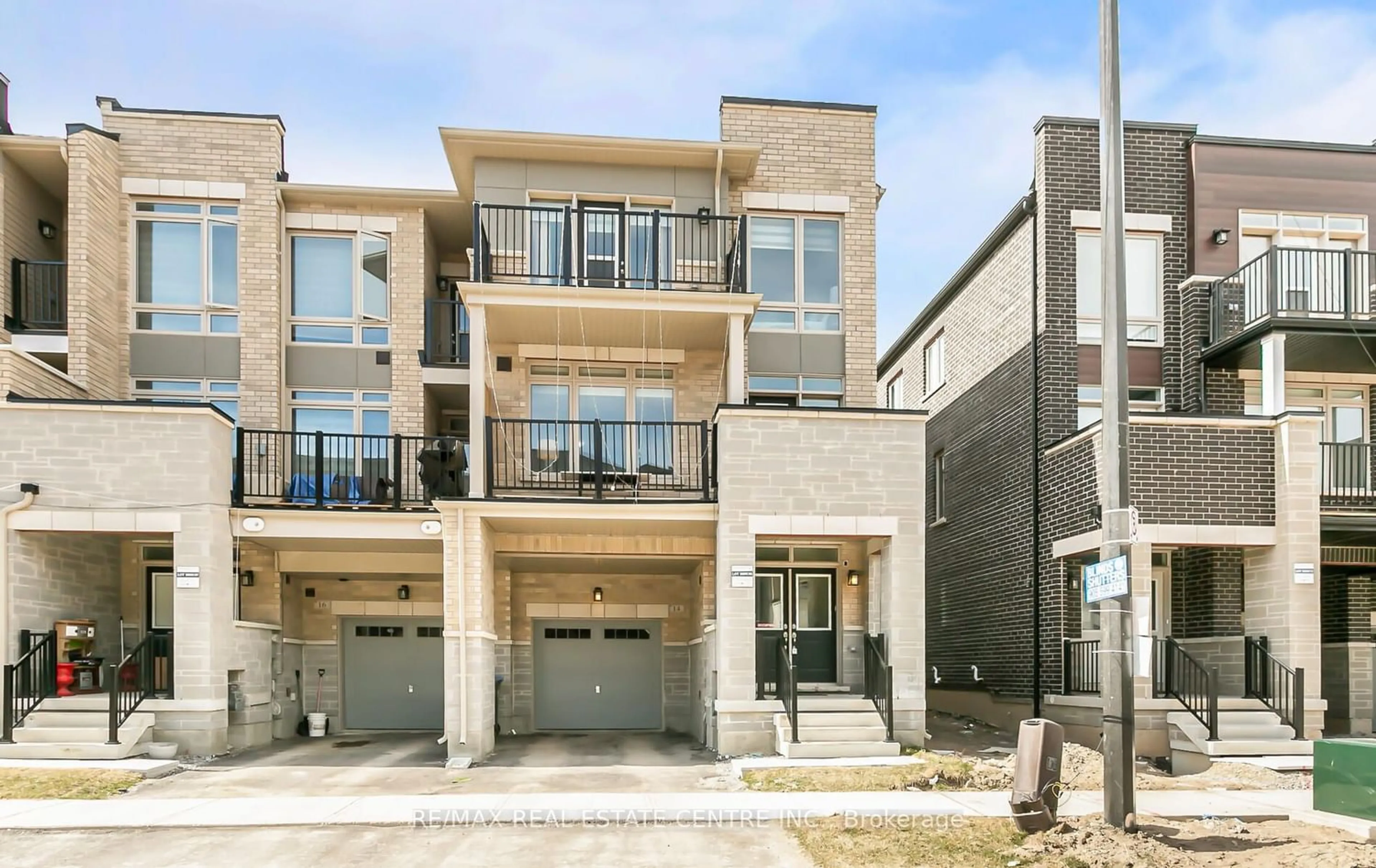 A pic from exterior of the house or condo for 14 Arrowview Dr, Brampton Ontario L7A 5H7