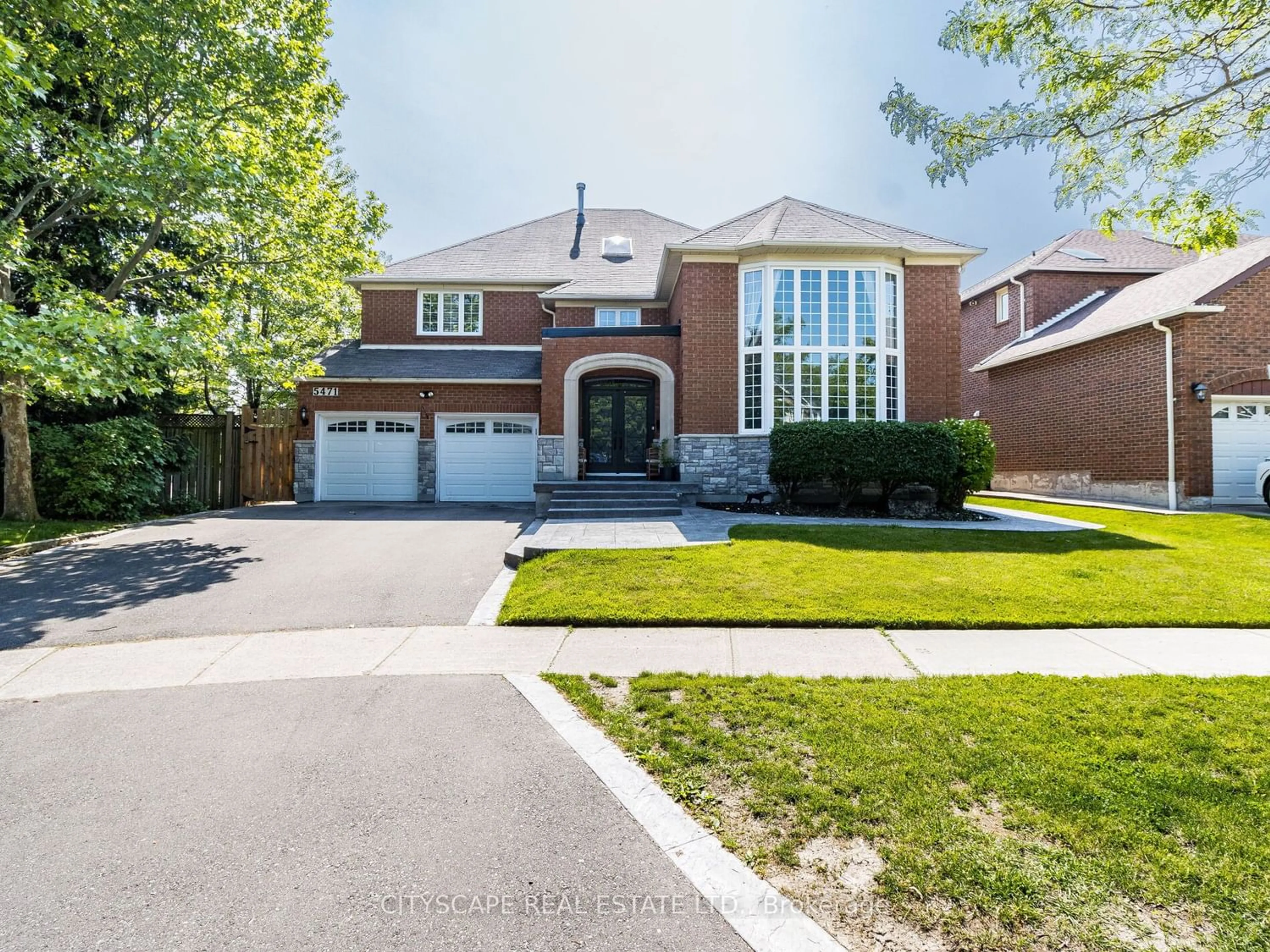 Home with brick exterior material for 5471 Shorecrest Cres, Mississauga Ontario L5M 4Y6