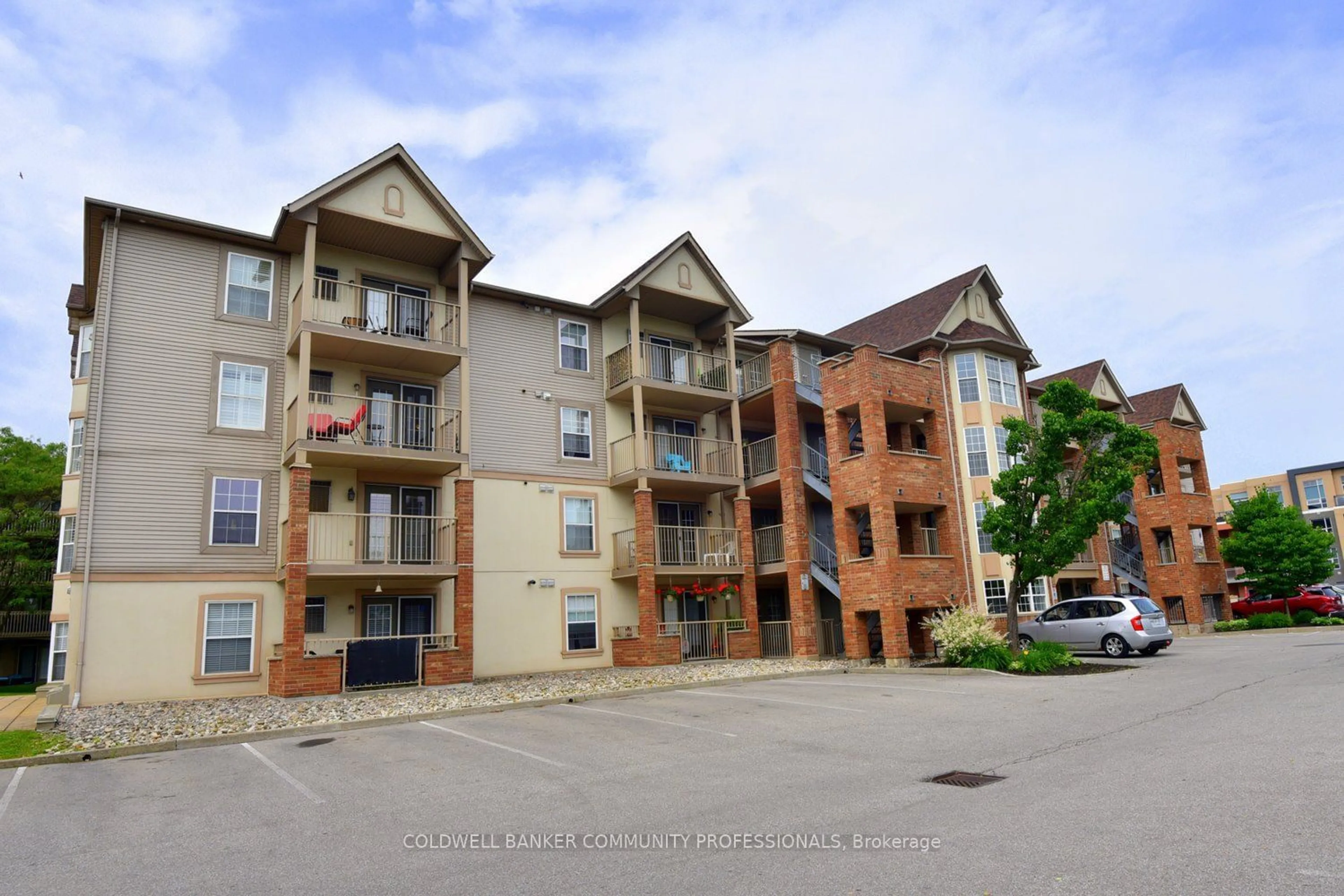 A pic from exterior of the house or condo for 4025 Kilmer Dr #108, Burlington Ontario L7M 4M5