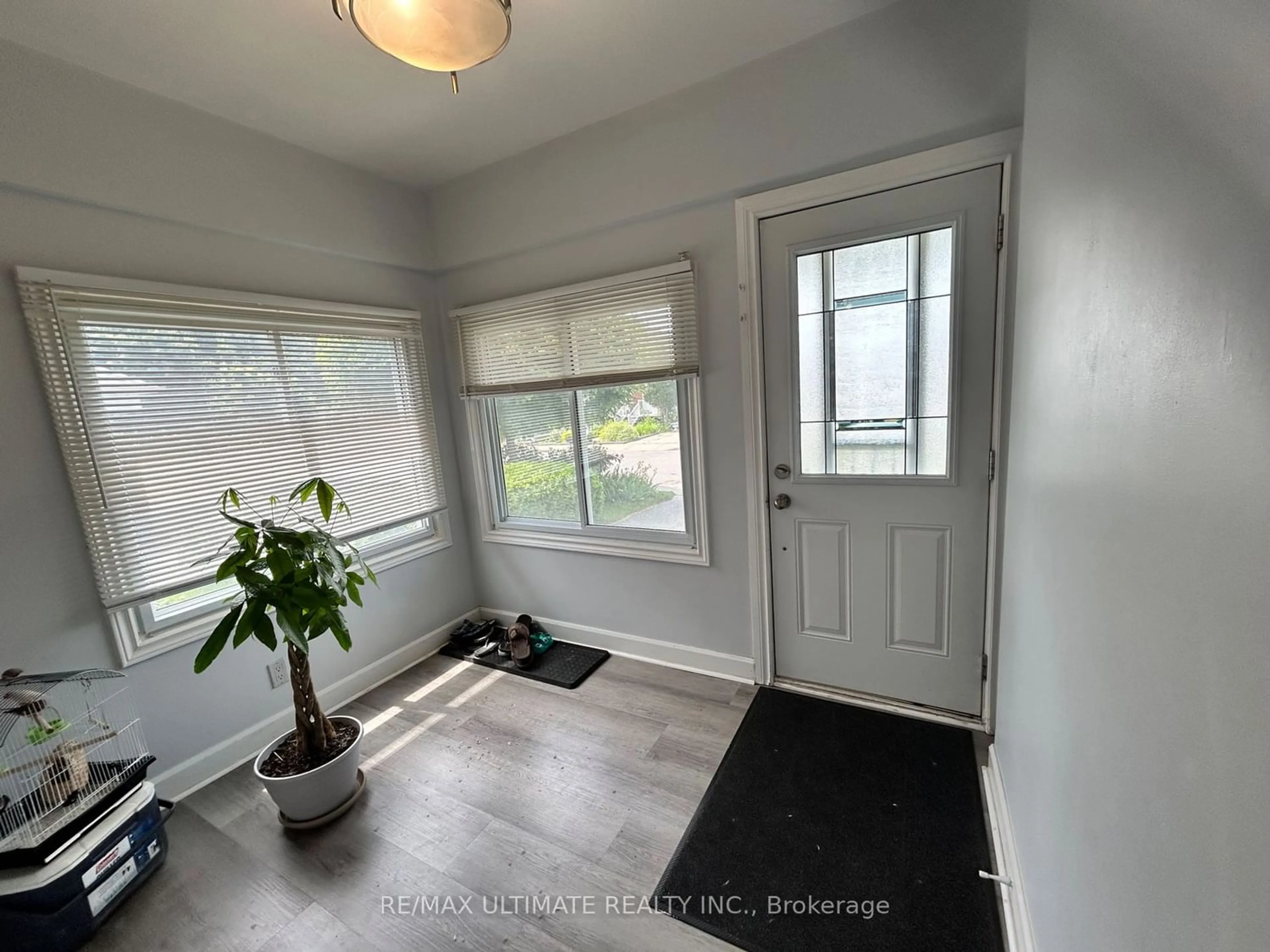 Indoor entryway for 51 Mould Ave, Toronto Ontario M6N 3Z8