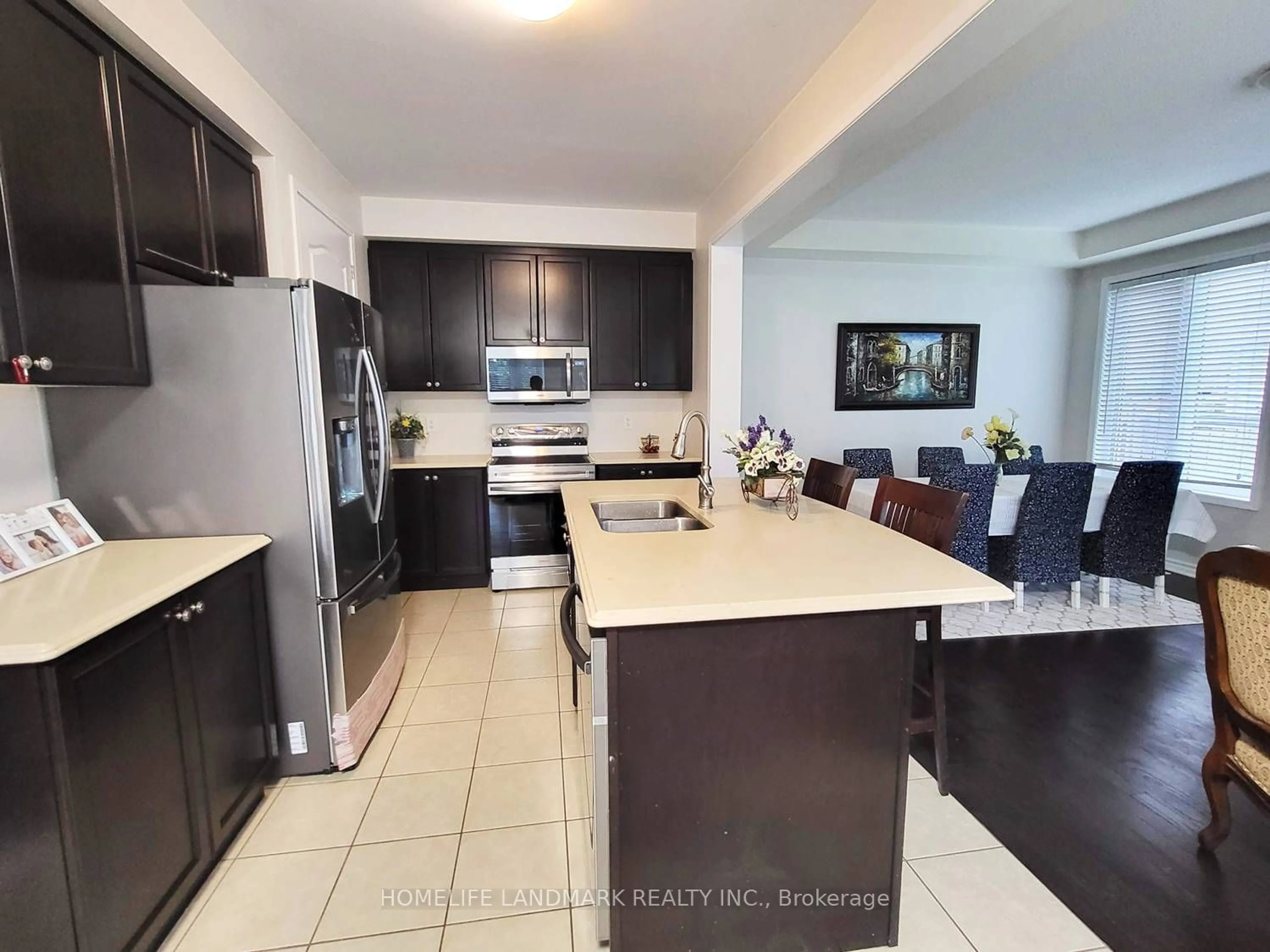 Kitchen for 388 Clarkson Gate, Milton Ontario L9E 0B8