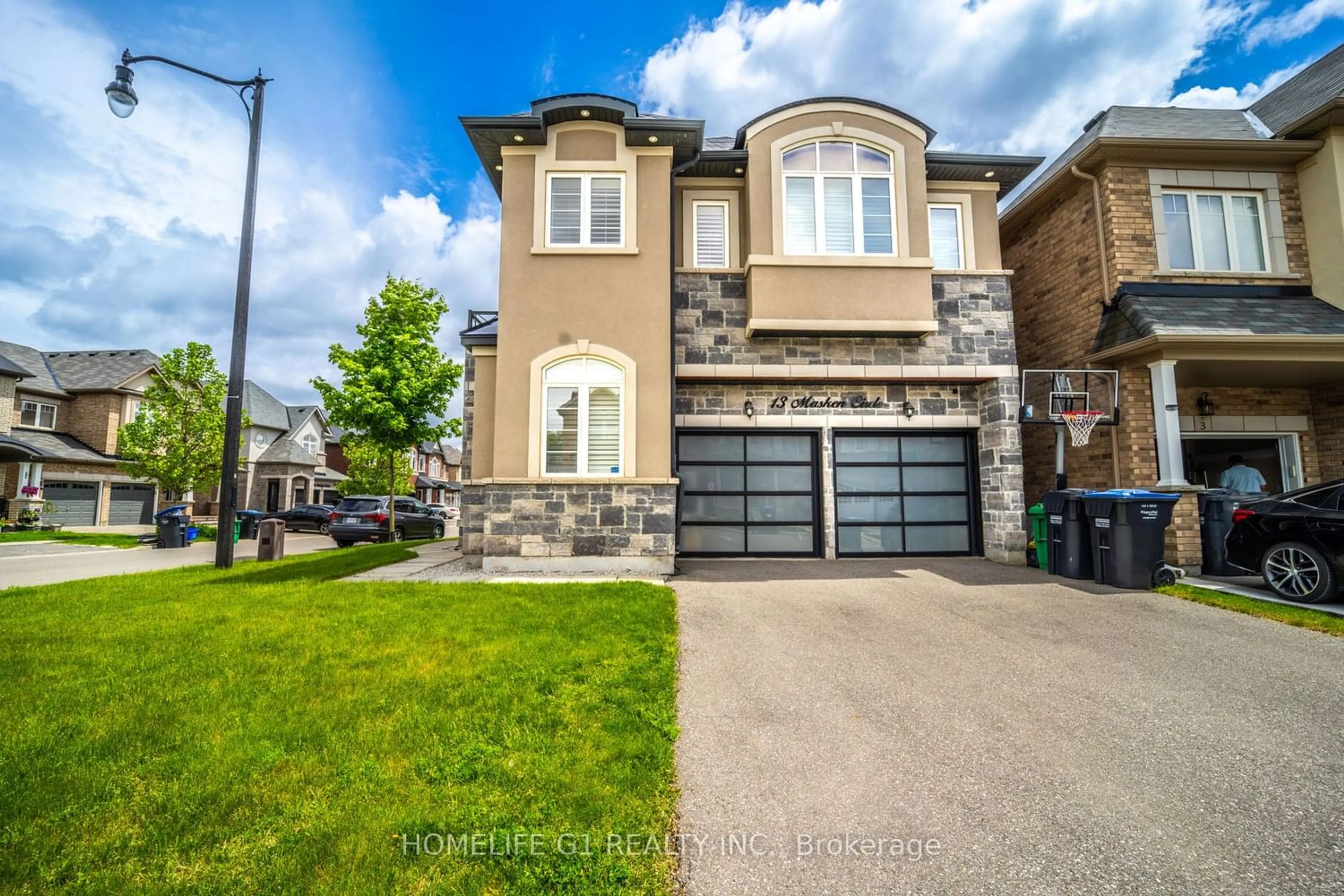 Frontside or backside of a home for 13 Masken Circ, Brampton Ontario L7A 4J2