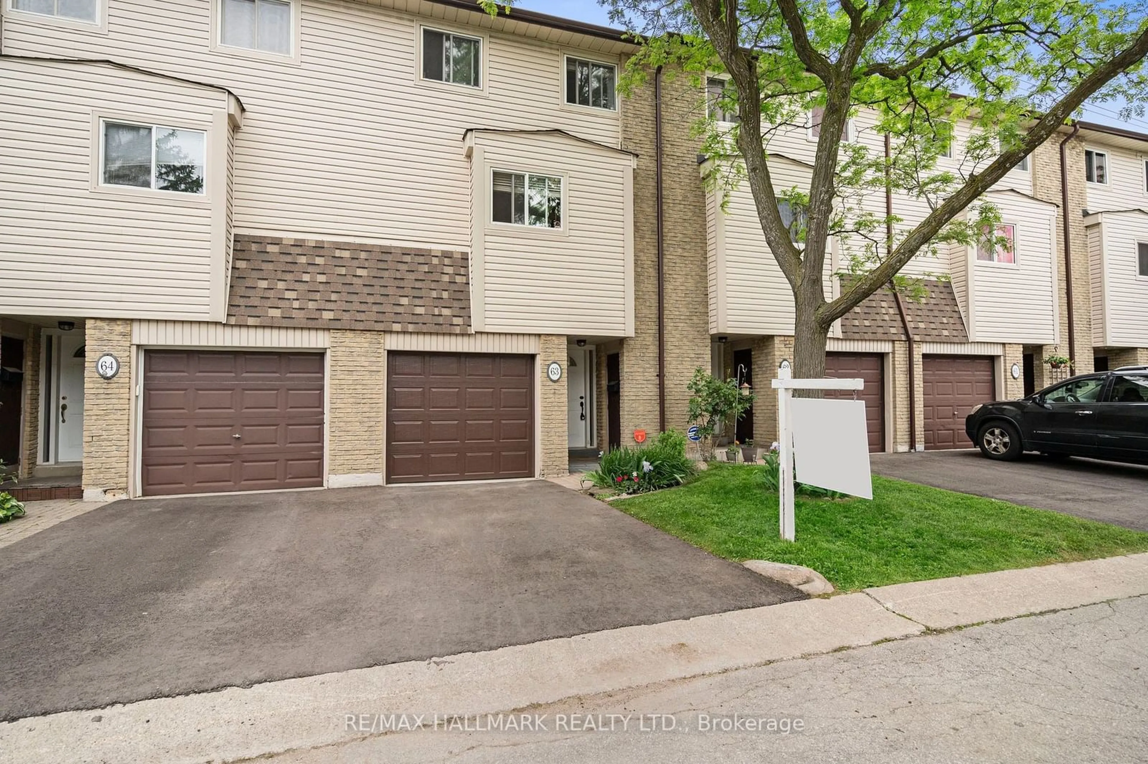 A pic from exterior of the house or condo for 2340 Bromsgrove Rd #63, Mississauga Ontario L5J 4A2