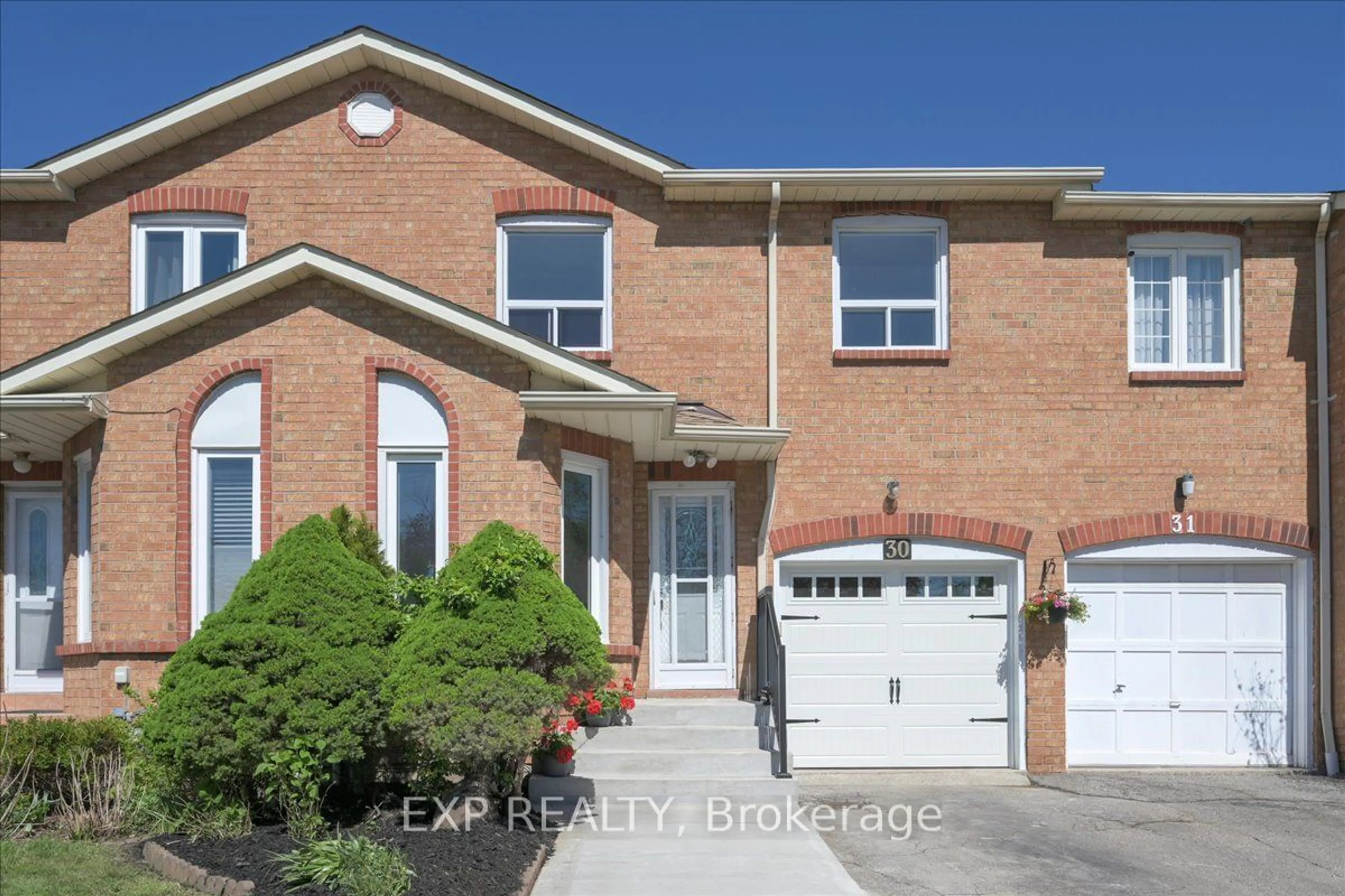 Frontside or backside of a home for 365 Tailfeather Cres #30, Mississauga Ontario L4Z 2Z8