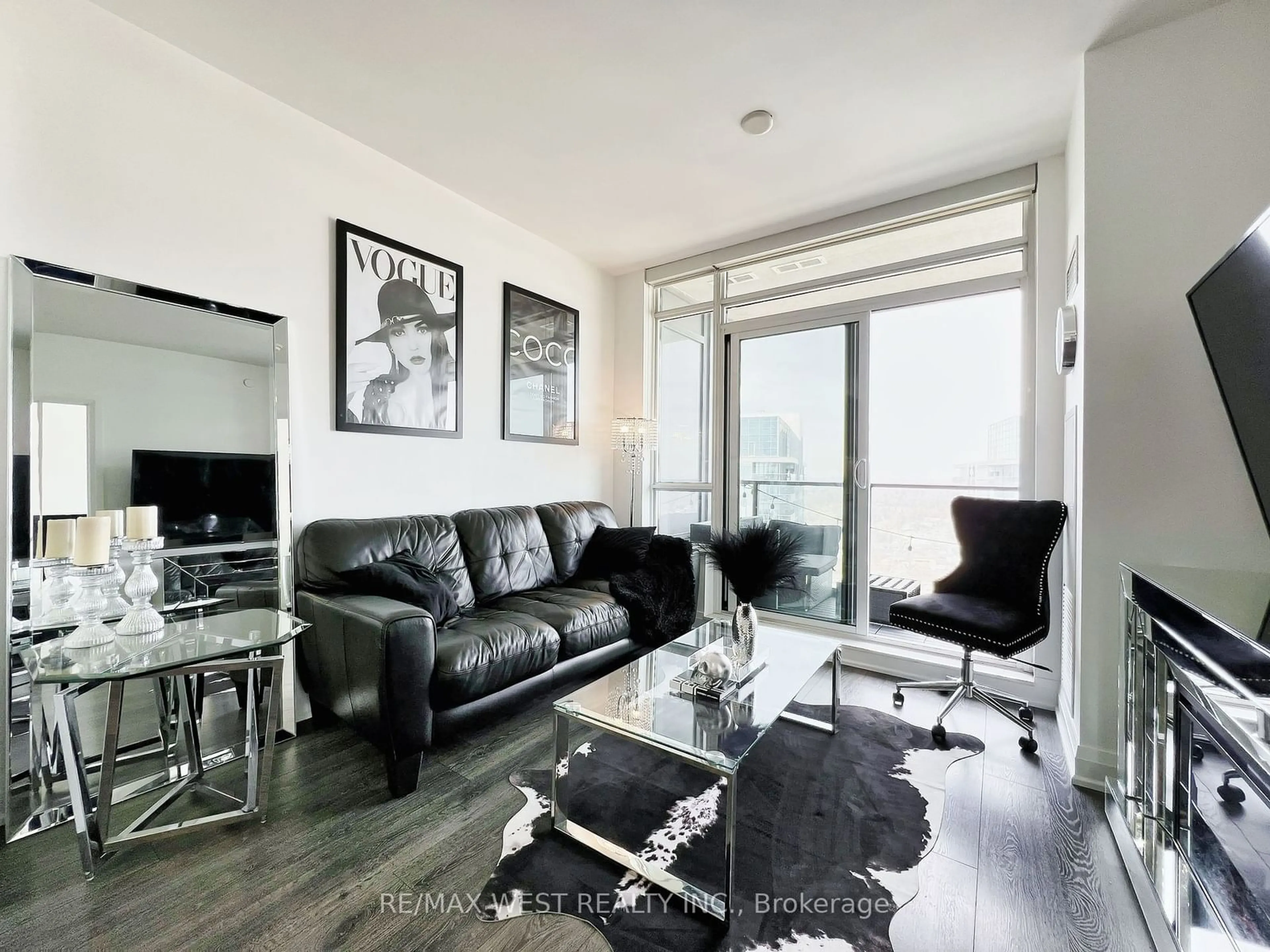 Living room for 36 Park Lawn Rd #2707, Toronto Ontario M8V 0E5