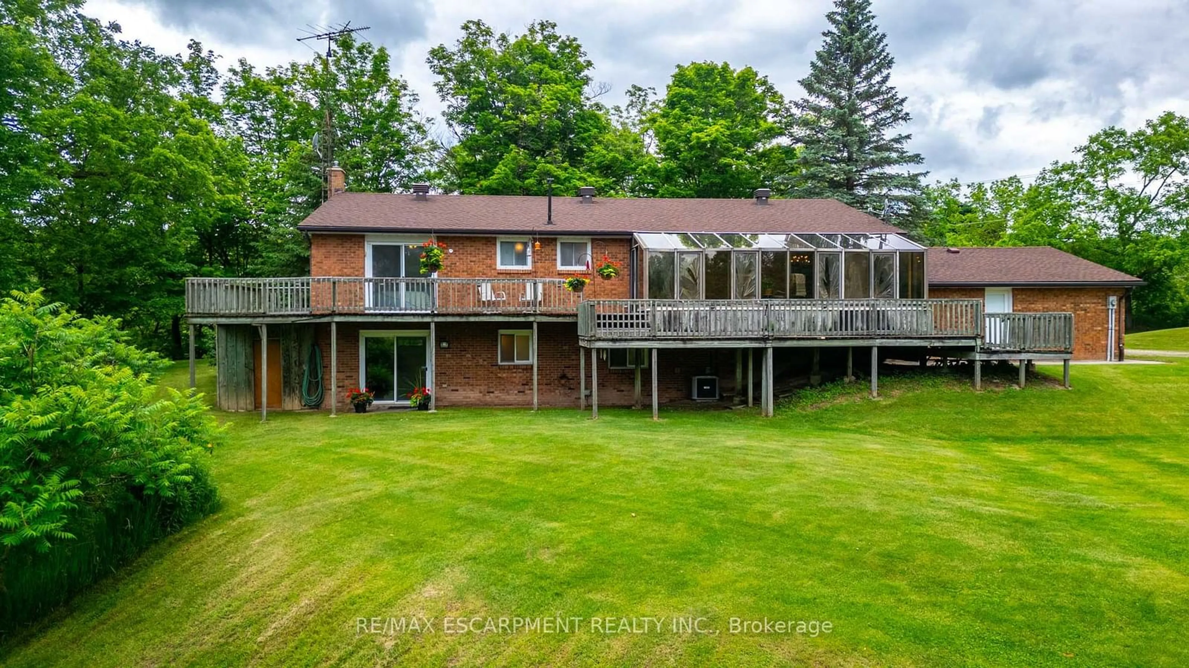 Frontside or backside of a home for 8765 SIXTH Line, Milton Ontario L9T 7L9