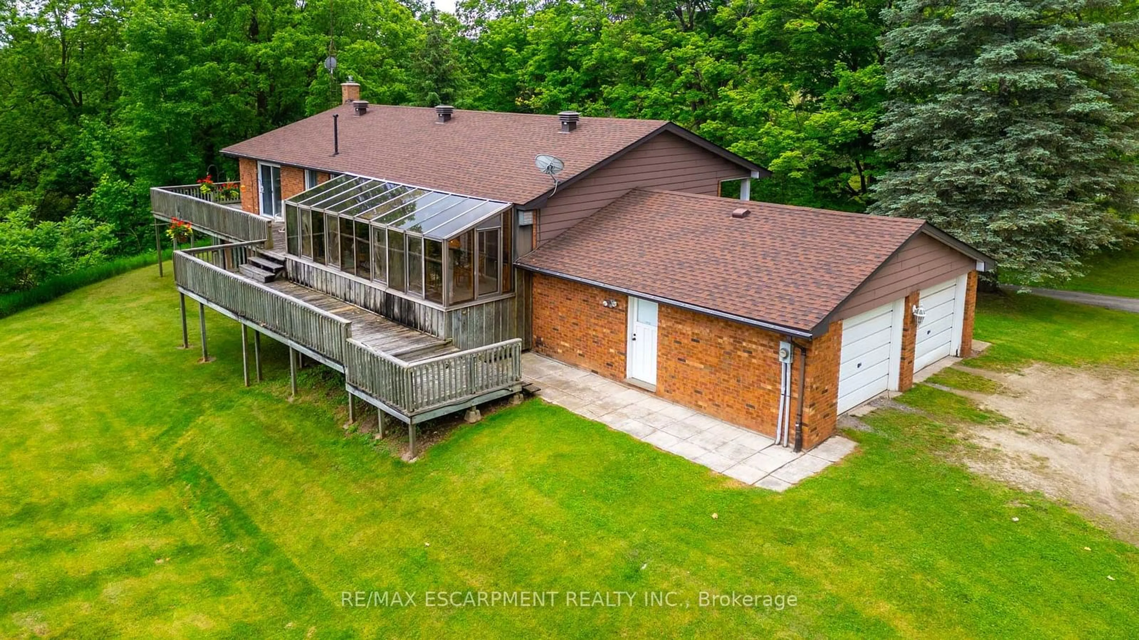 Frontside or backside of a home for 8765 SIXTH Line, Milton Ontario L9T 7L9