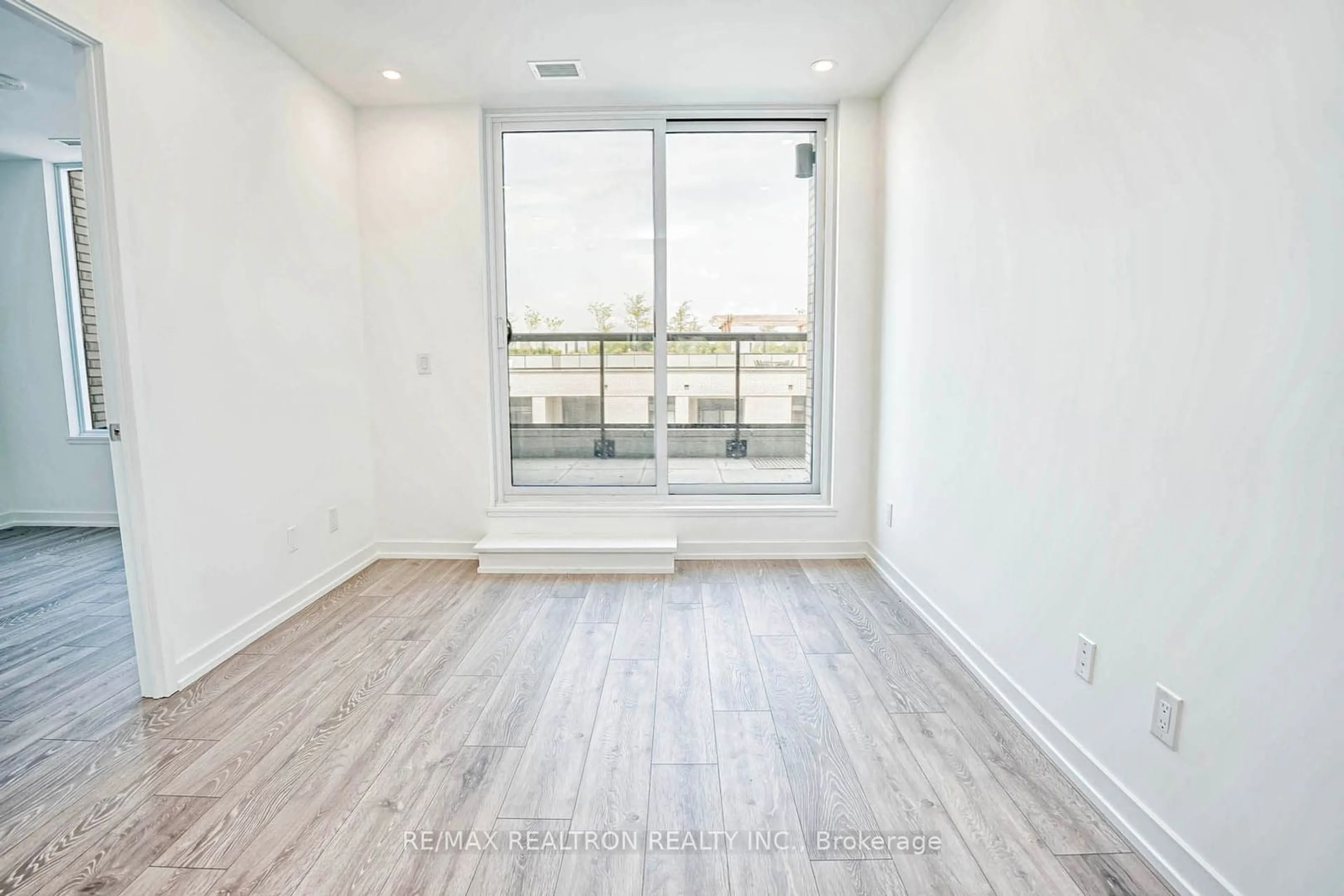 A pic of a room for 3100 Keele St #718, Toronto Ontario M3M 0E1