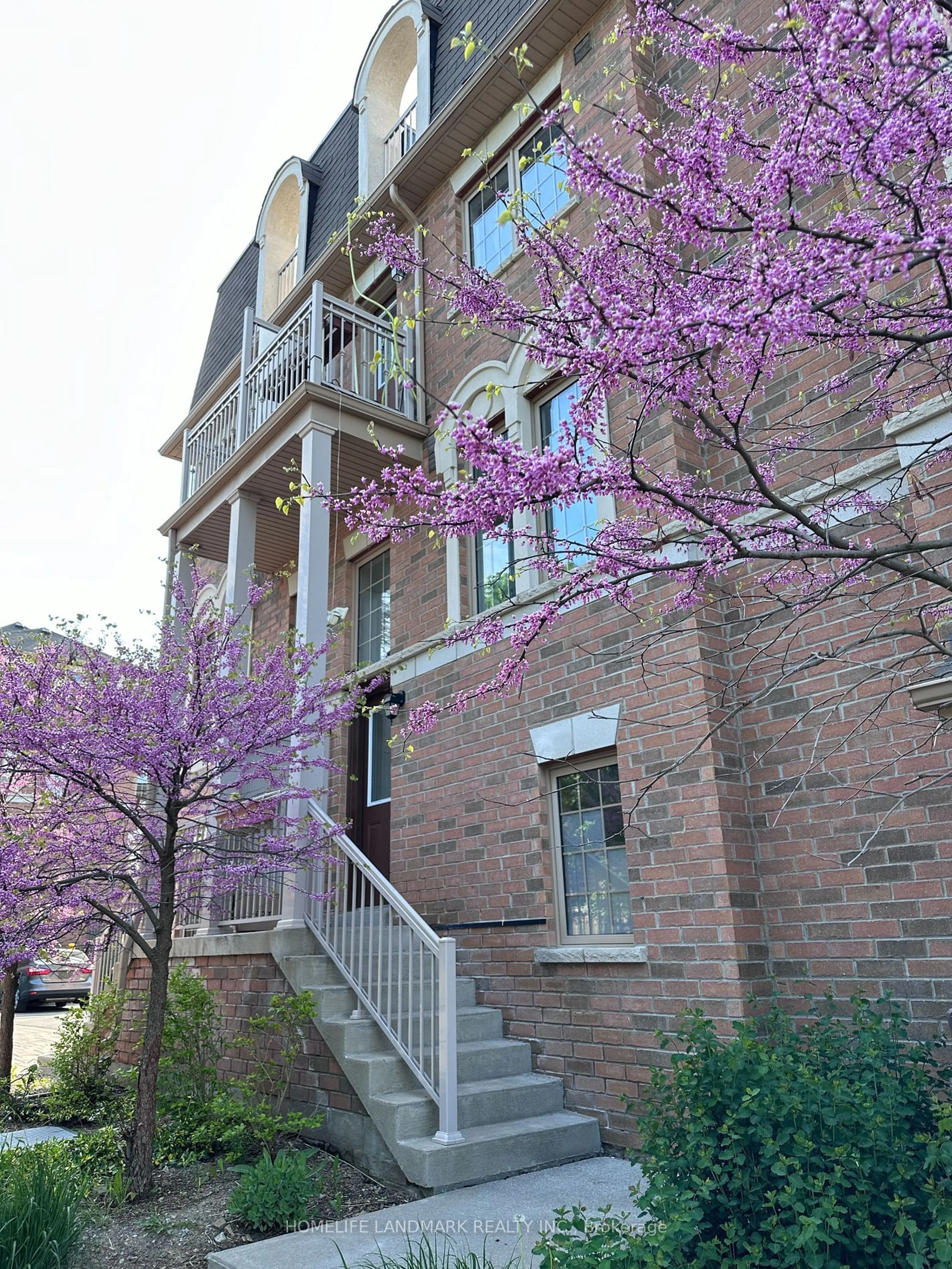 A pic from exterior of the house or condo for 180 Howden Blvd #47, Brampton Ontario L6S 0E6