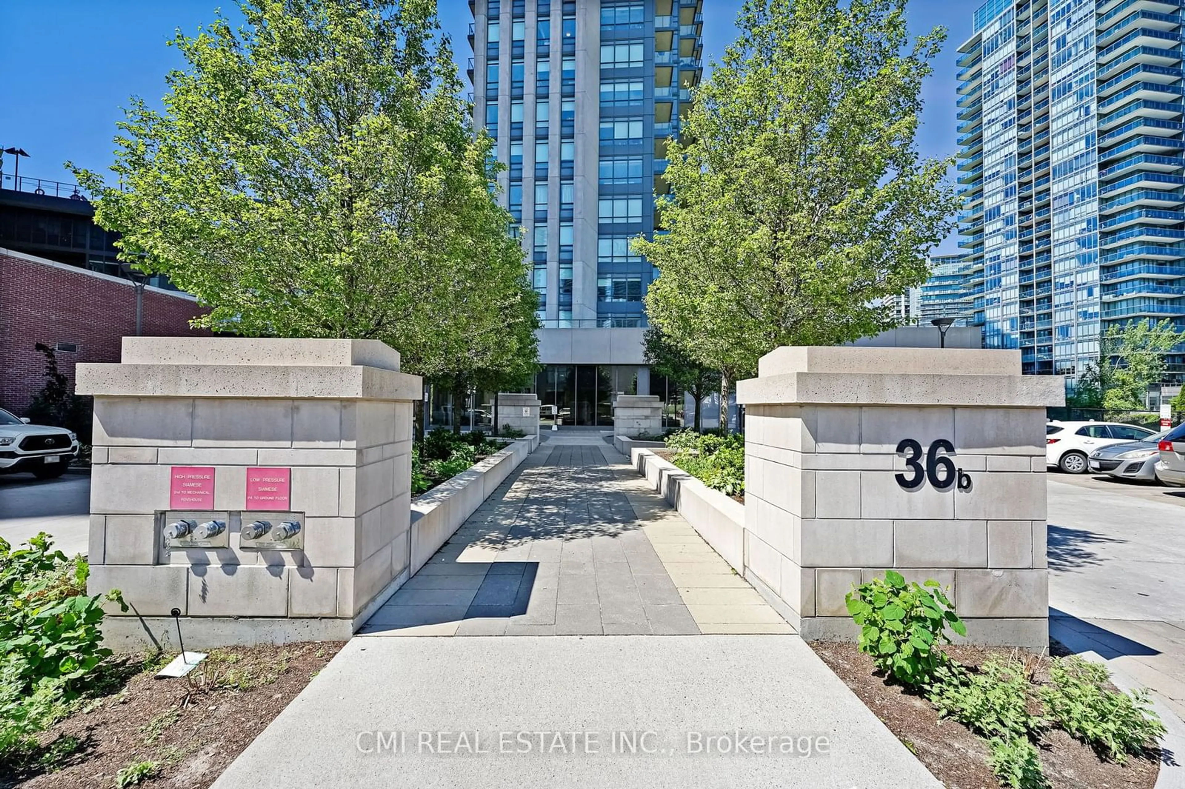 Indoor foyer for 36 Park Lawn Rd #2209, Toronto Ontario M8V 0E5