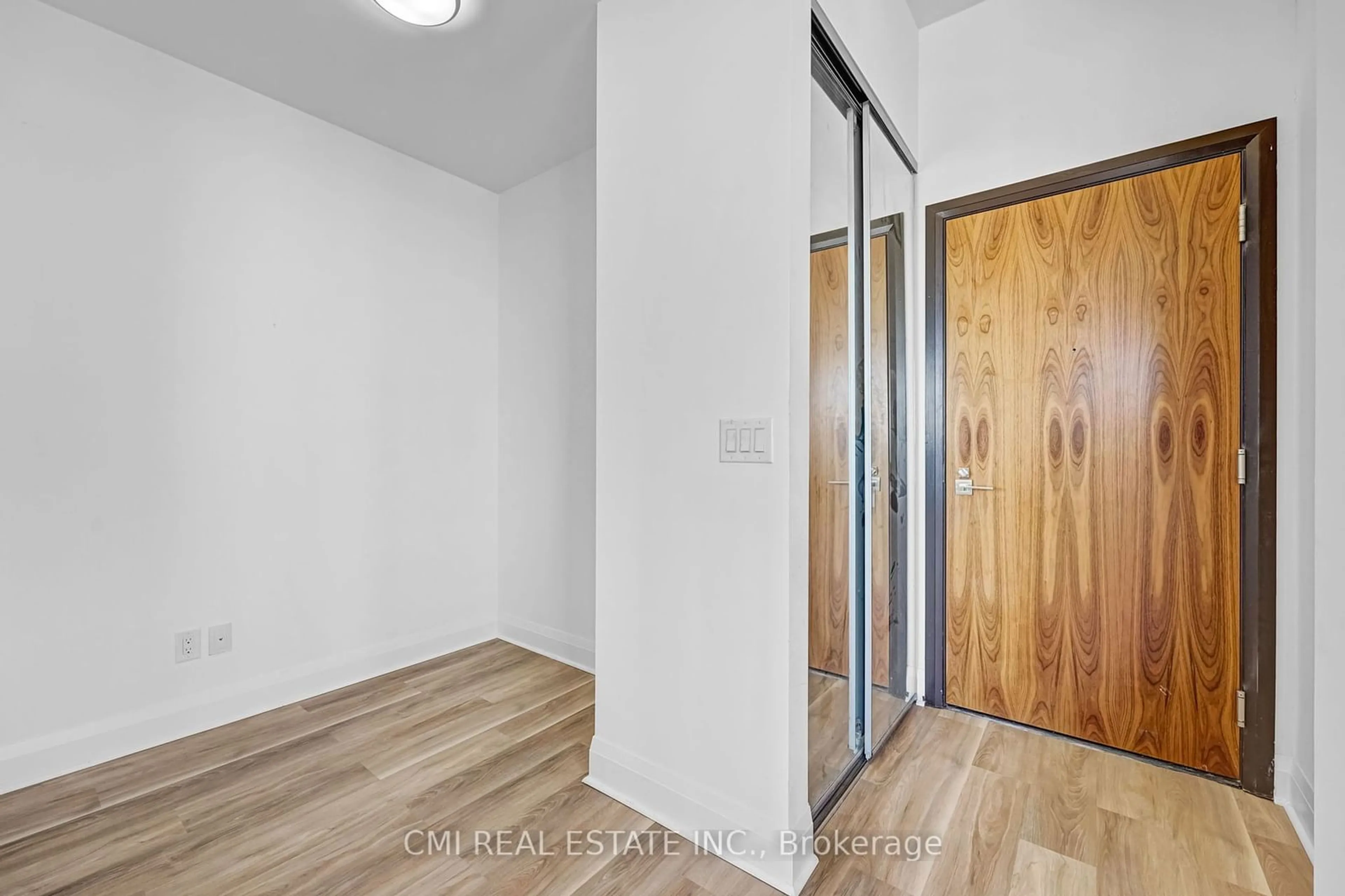 Indoor entryway for 36 Park Lawn Rd #2209, Toronto Ontario M8V 0E5