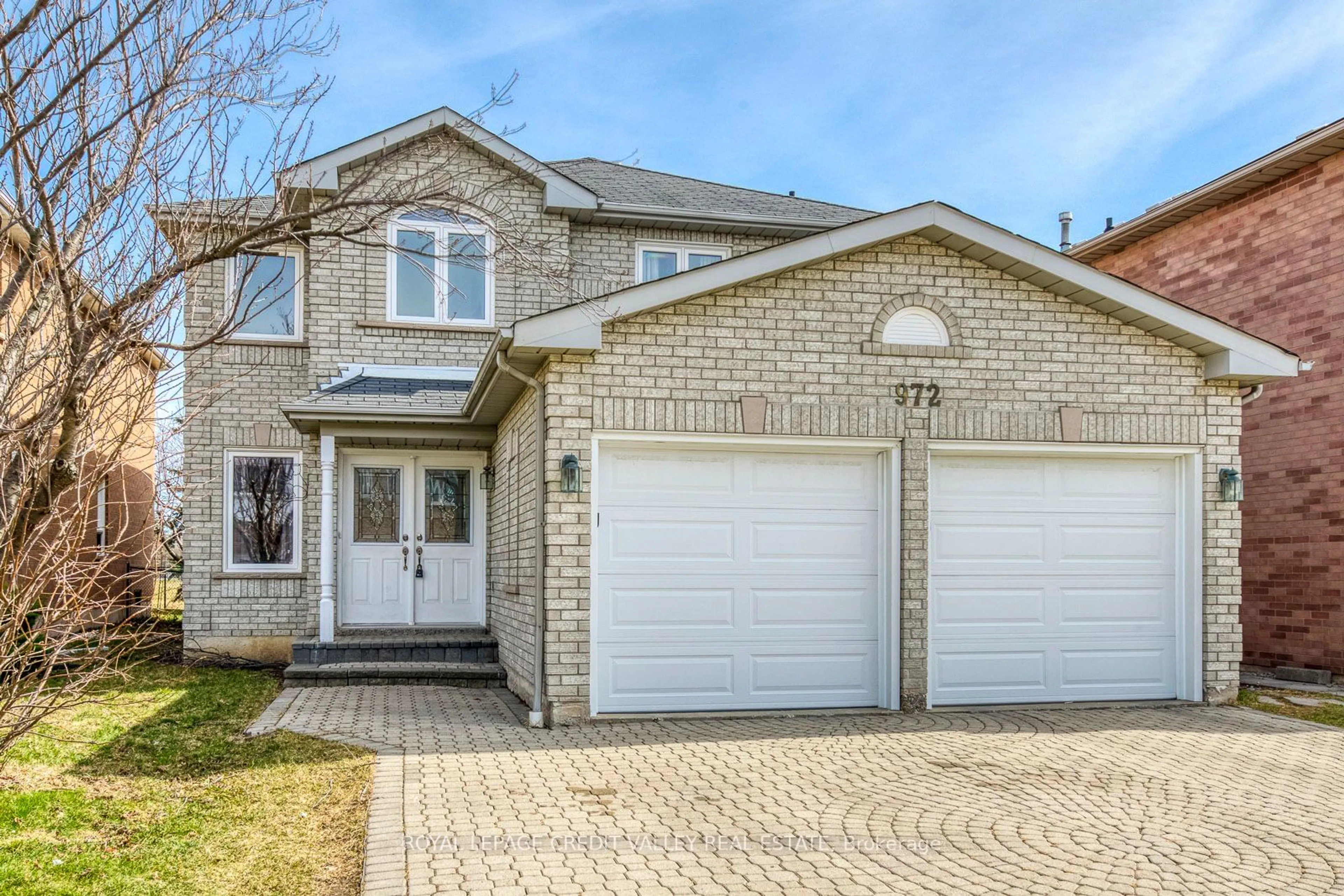 Home with brick exterior material for 972 Winterton Way, Mississauga Ontario L5V 1M6