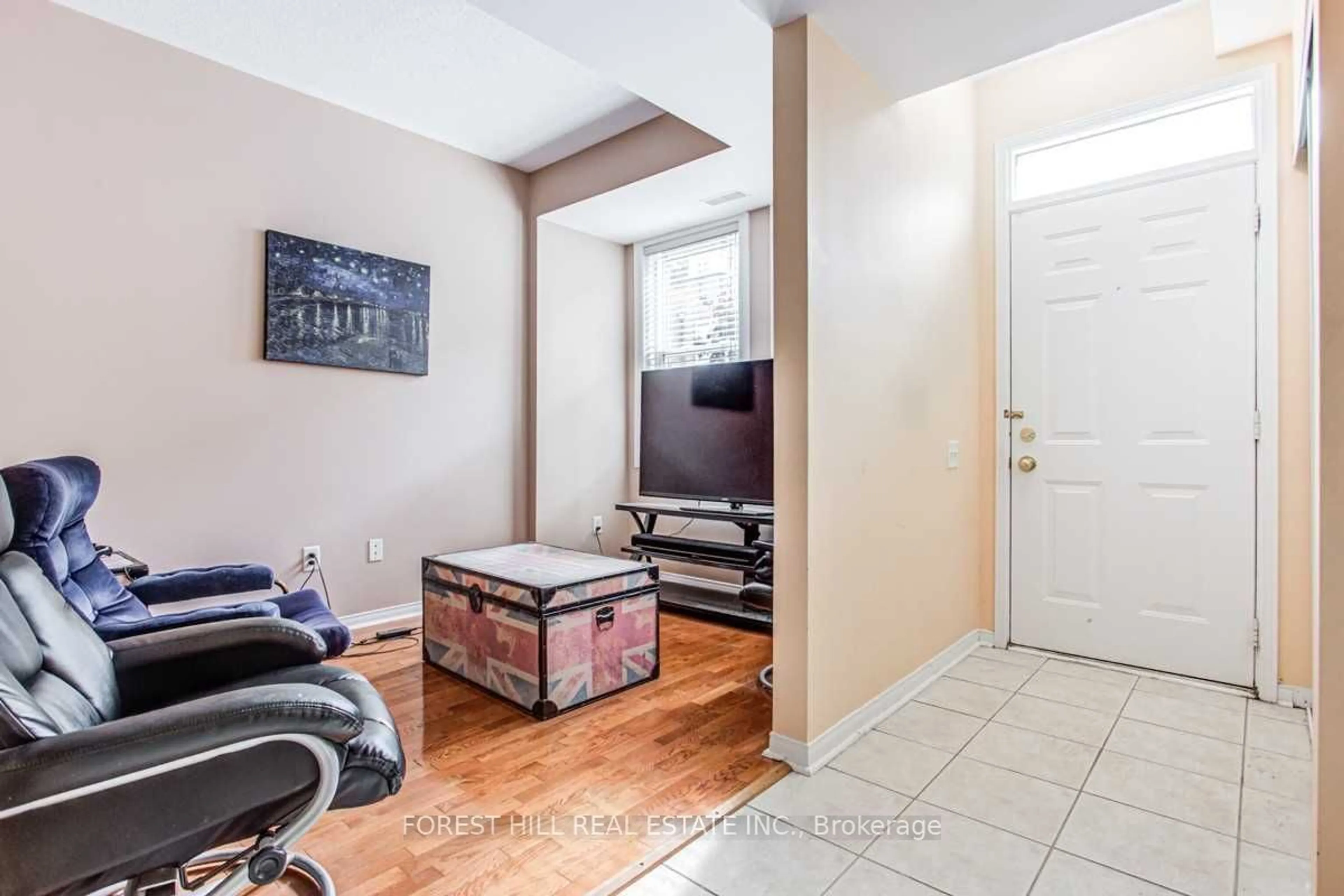 Indoor entryway for 760 Lawrence Ave #43, Toronto Ontario M6A 3E7