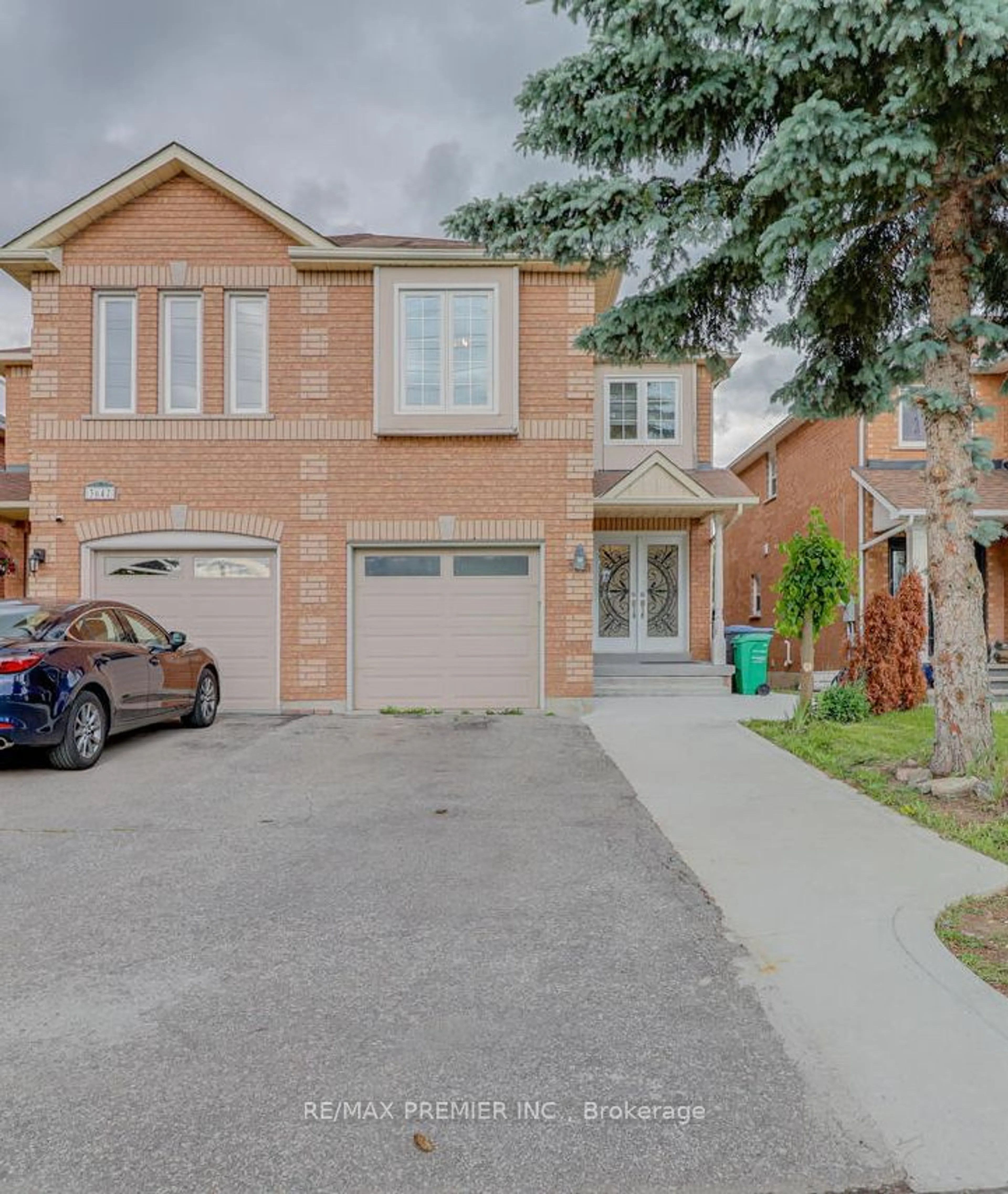 A pic from exterior of the house or condo for 3645 Indigo Cres, Mississauga Ontario L5N 7J1