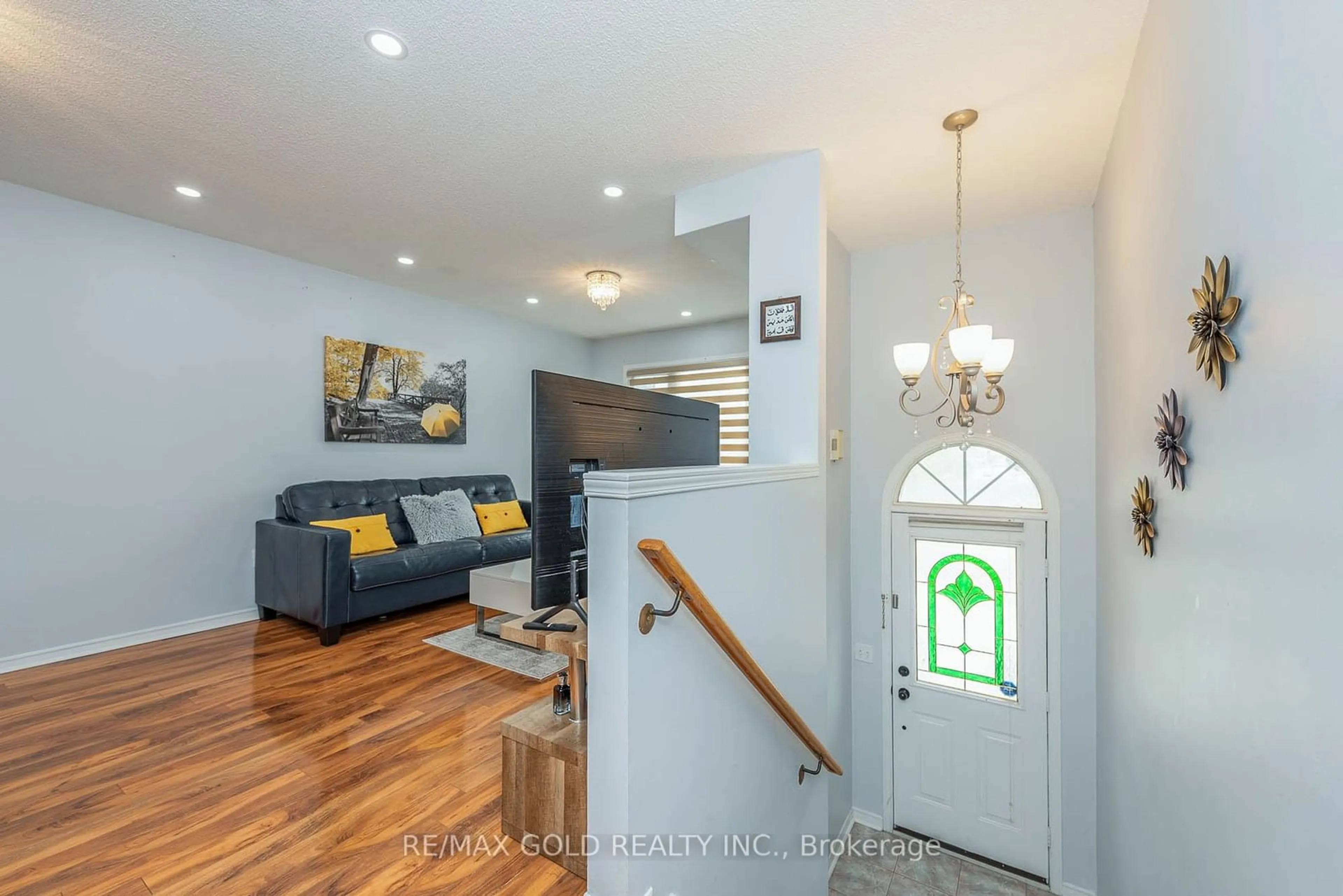 Indoor entryway for 5030 Heatherleigh Ave #29, Mississauga Ontario L5V 2G7