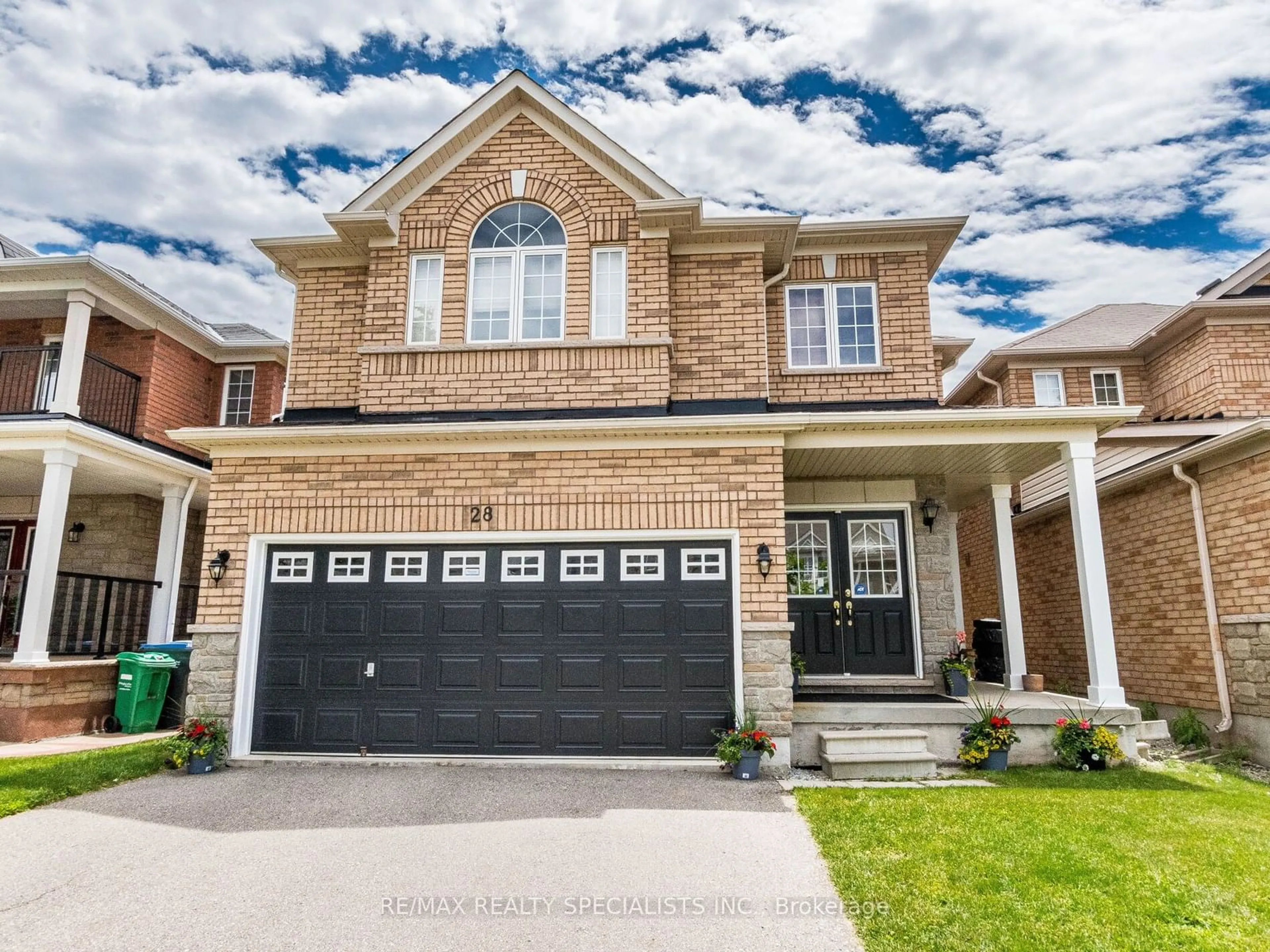 Home with brick exterior material for 28 Crystal Glen Cres, Brampton Ontario L6X 0K1