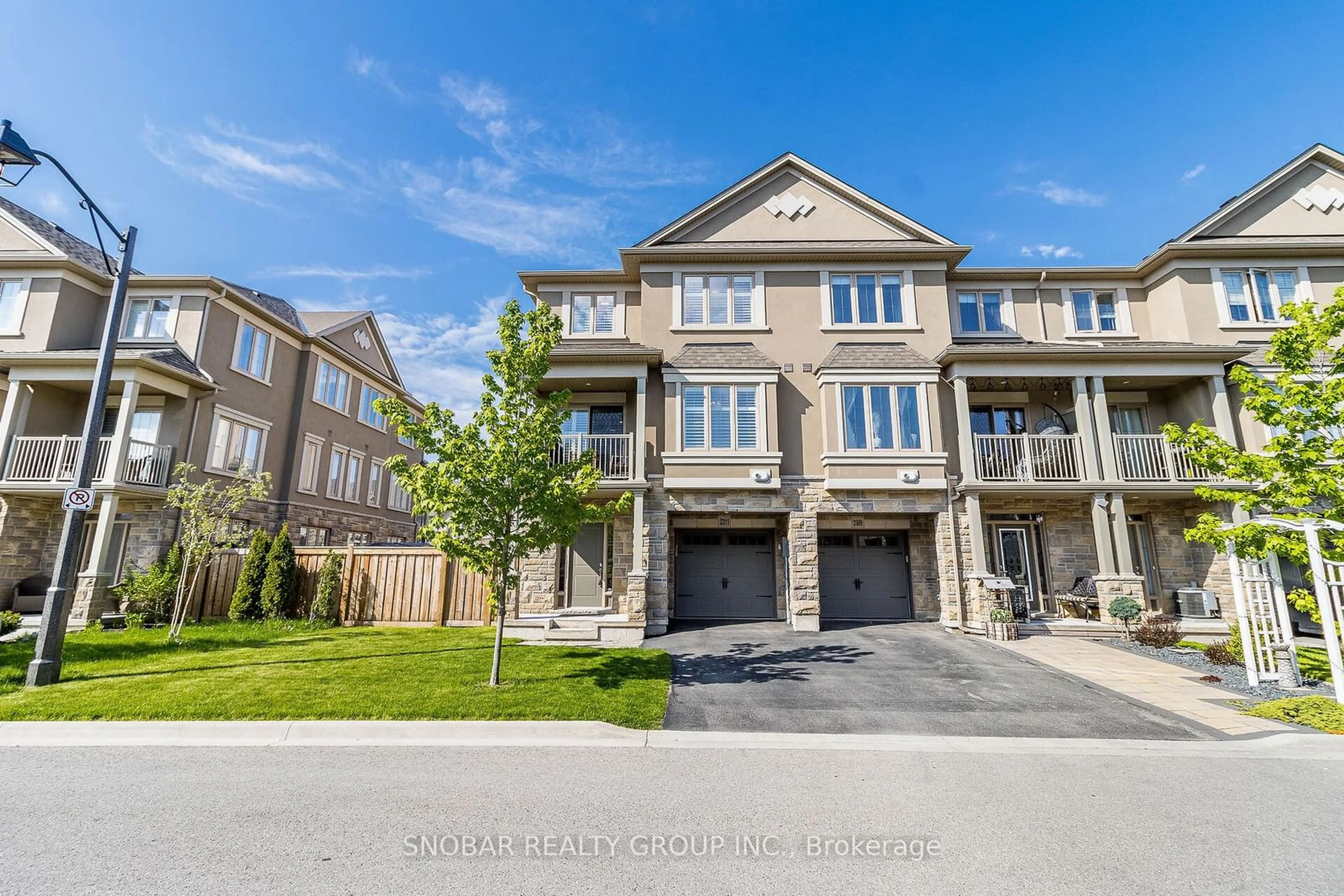 A pic from exterior of the house or condo for 2311 Natasha Circ, Oakville Ontario L6M 0L1