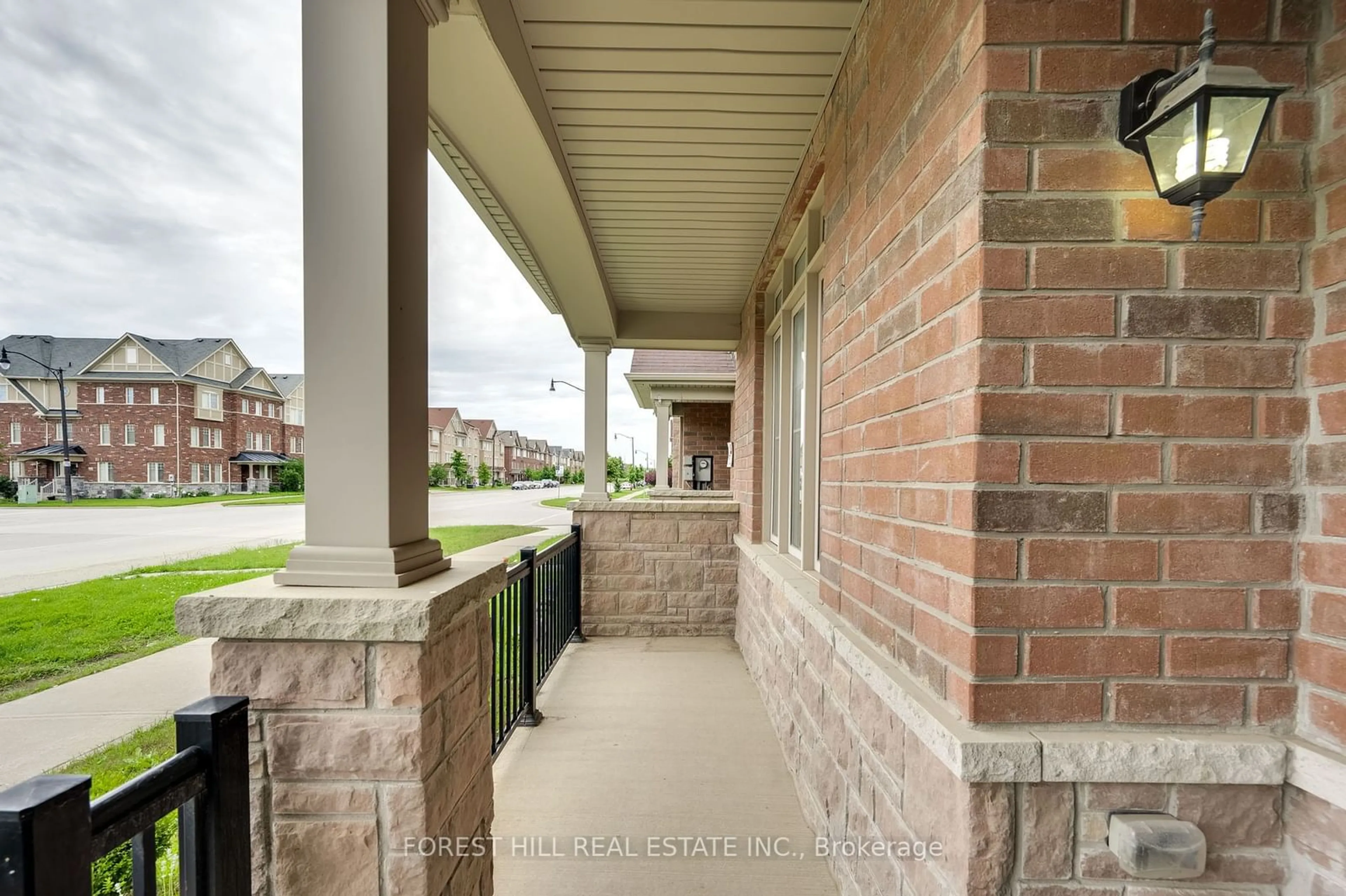 Home with brick exterior material for 240 Inspire Blvd, Brampton Ontario L6R 3Z3