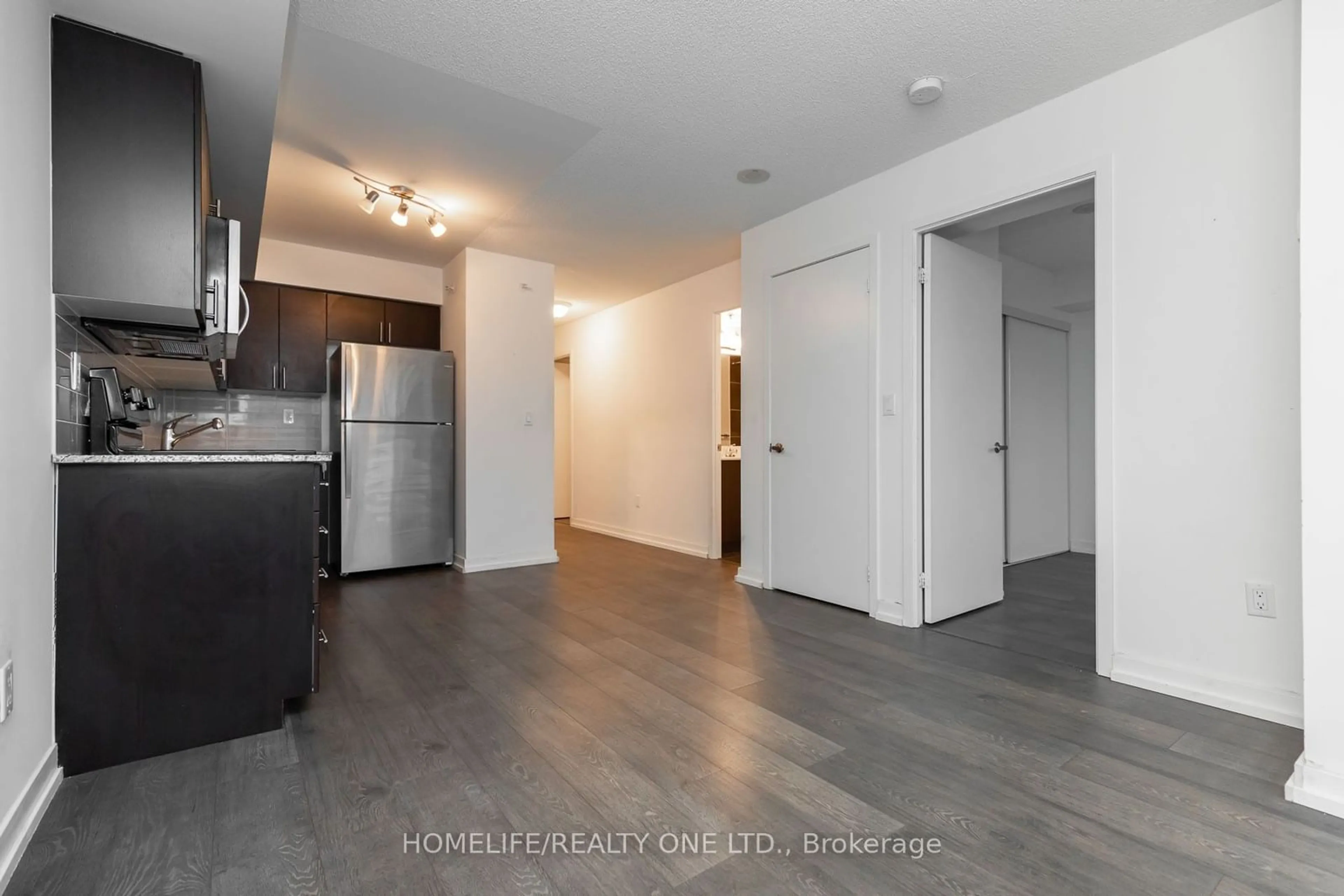 A pic of a room for 1420 Dupont St #1905, Toronto Ontario M6H 0C2