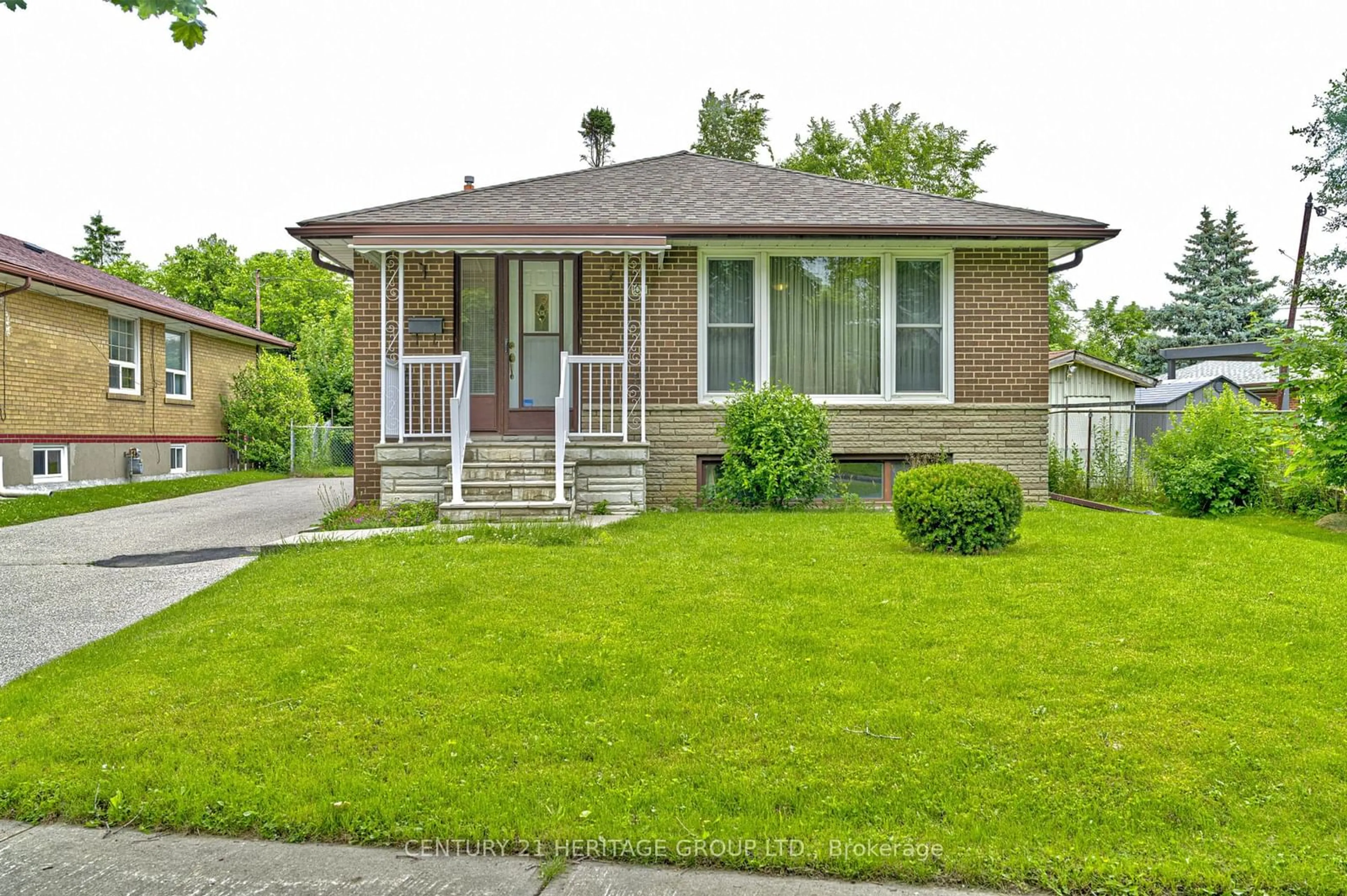 Frontside or backside of a home for 100 Kingsview Blvd, Toronto Ontario M9R 1V3