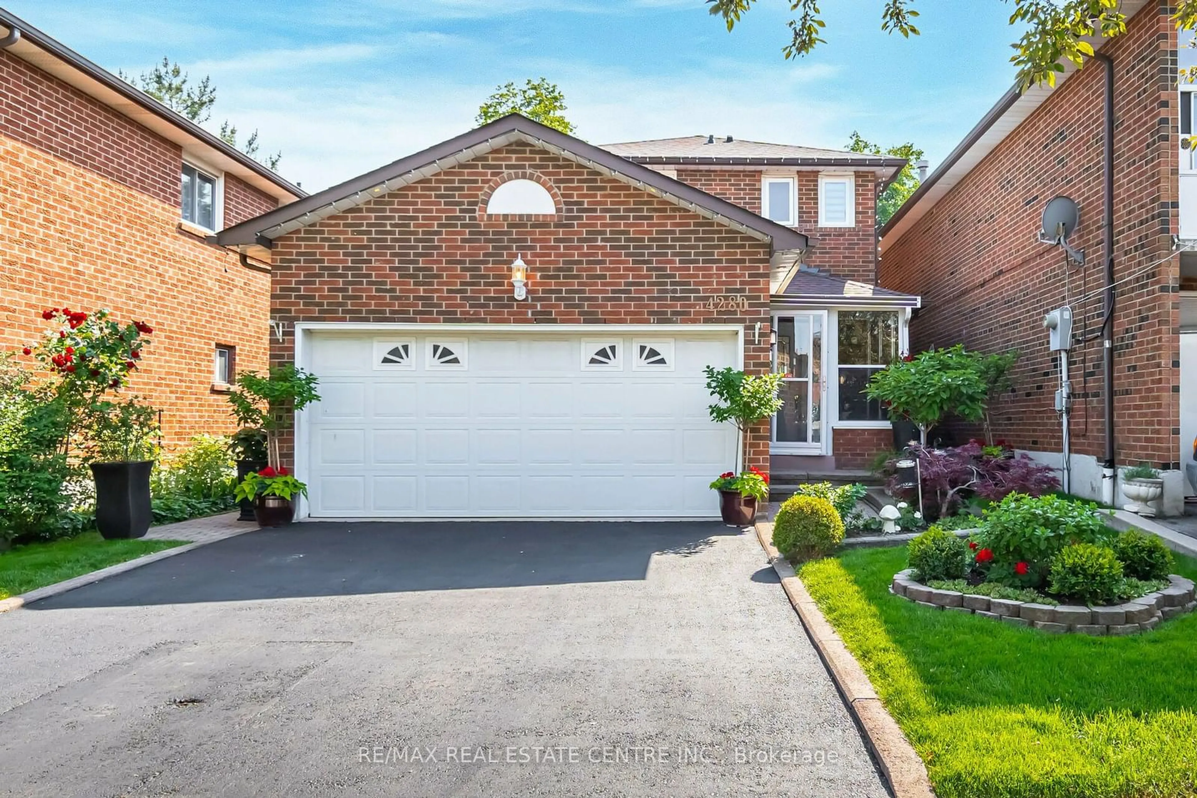 Home with brick exterior material for 4280 Curia Cres, Mississauga Ontario L4Z 2X8