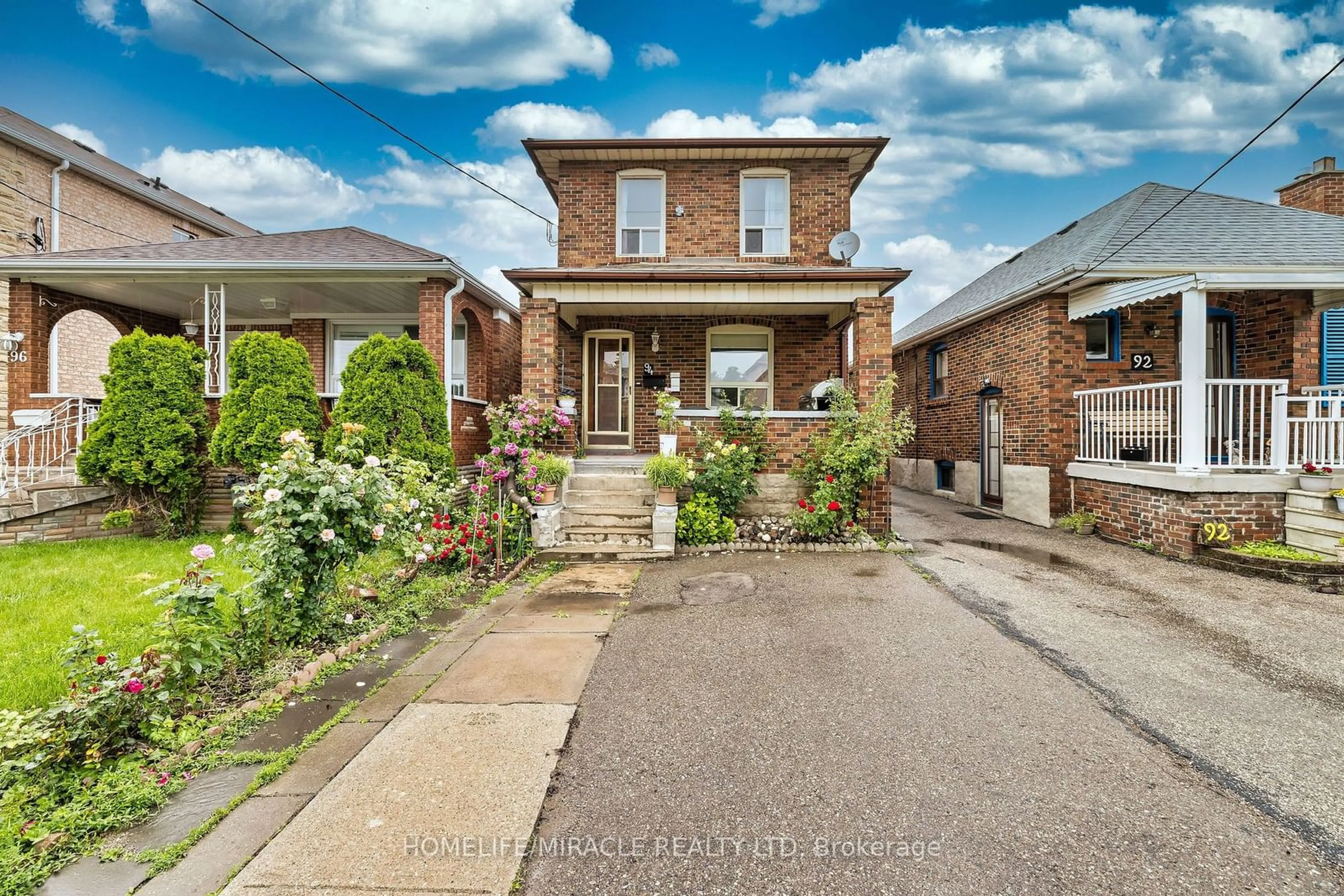 Frontside or backside of a home for 94 Ypres Rd, Toronto Ontario M6M 1P3