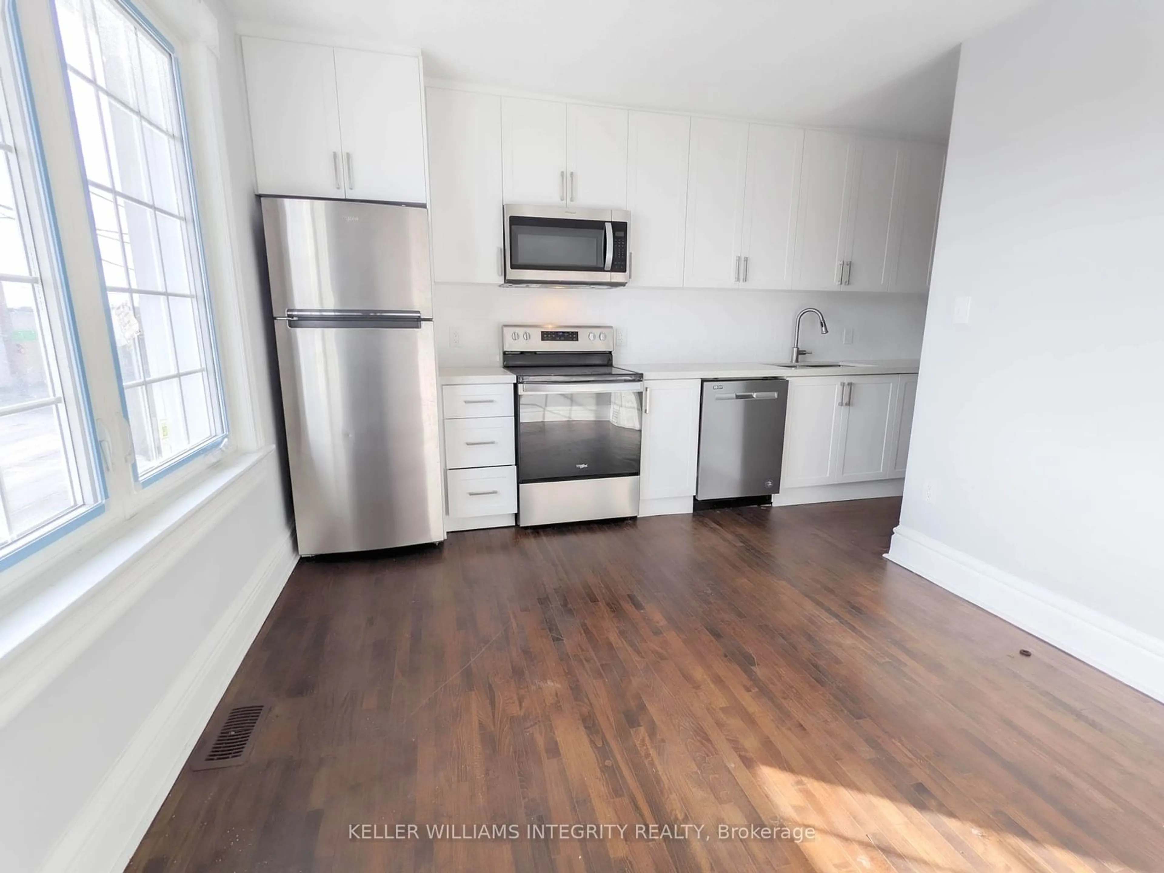 Standard kitchen for 2534 St Clair Ave, Toronto Ontario M6N 1L6