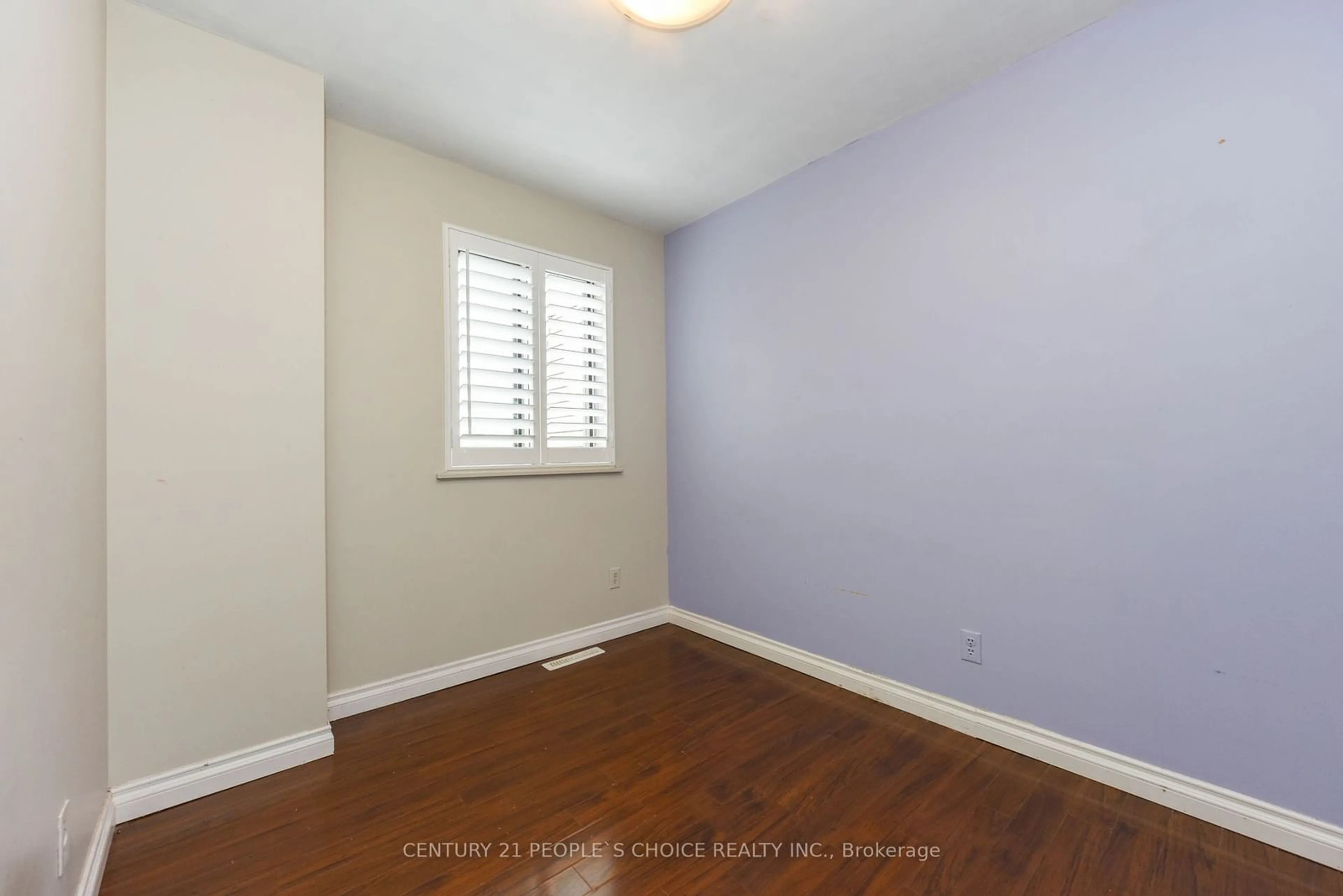 A pic of a room for 3025 The Credit Woodlands #409, Mississauga Ontario L5C 2V3