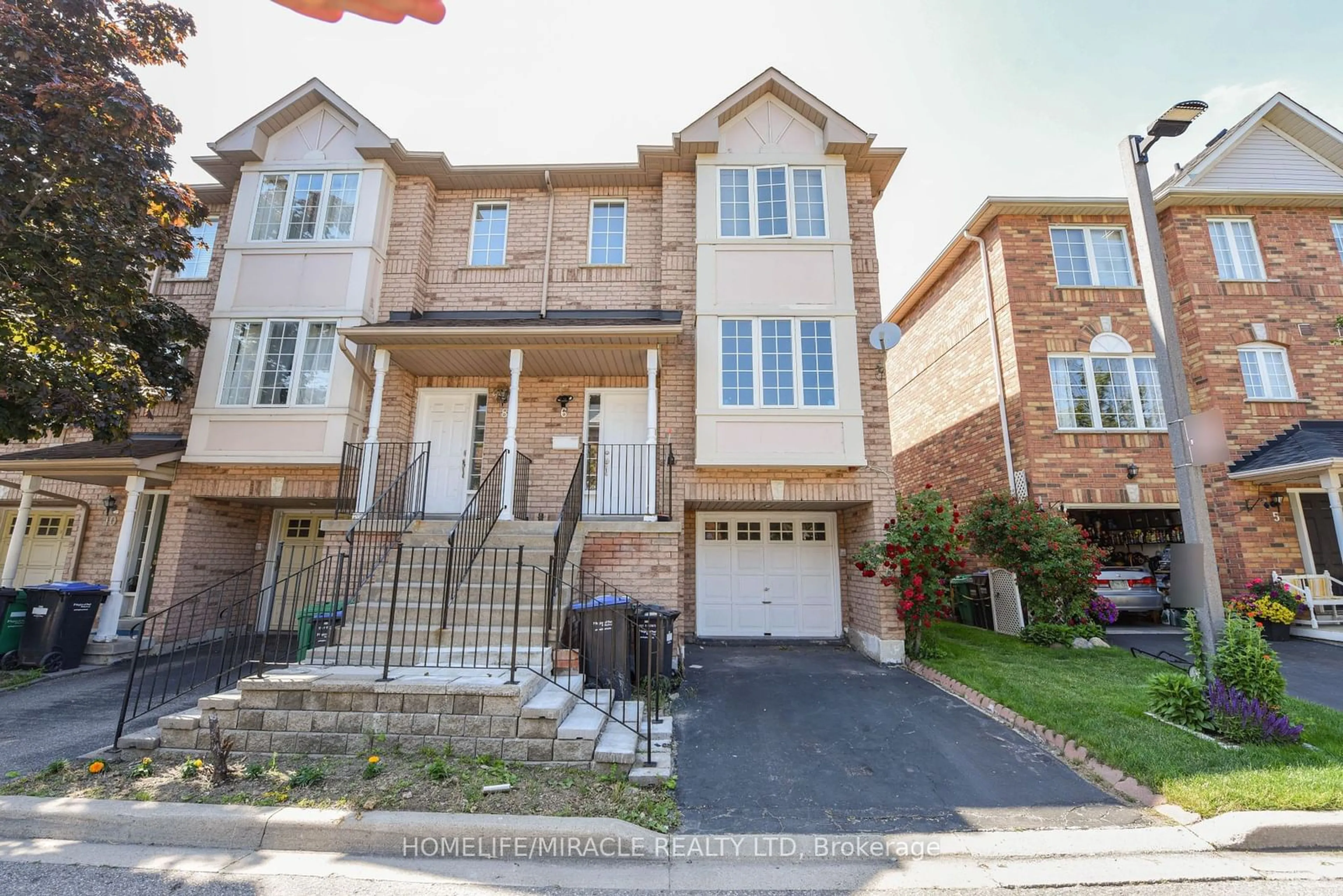 A pic from exterior of the house or condo for 80 Acorn Pl #06, Mississauga Ontario L4Z 4C6