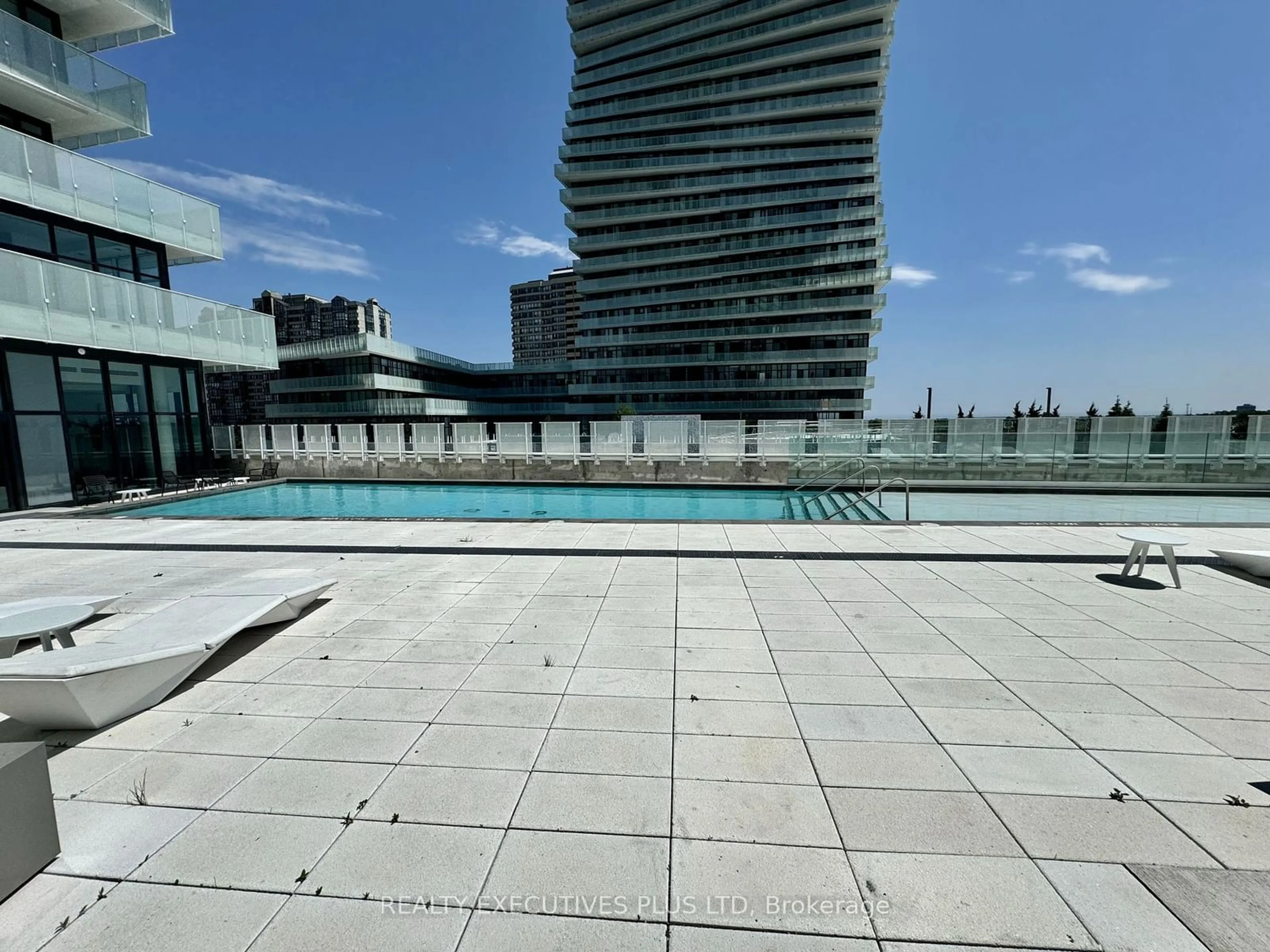 Indoor or outdoor pool for 3900 Confederation Pkwy #1907, Mississauga Ontario L5B 0M3
