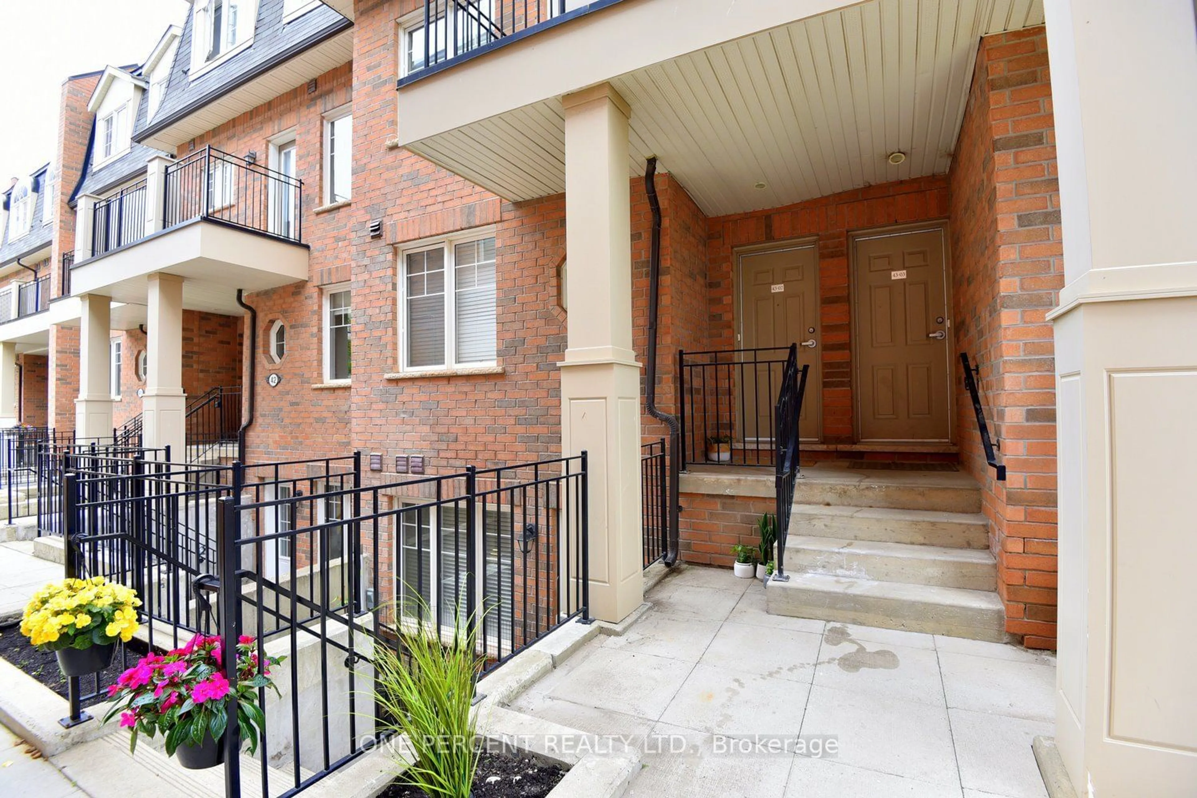 A pic from exterior of the house or condo for 2420 Baronwood Dr ##43-02, Oakville Ontario L6M 0X6