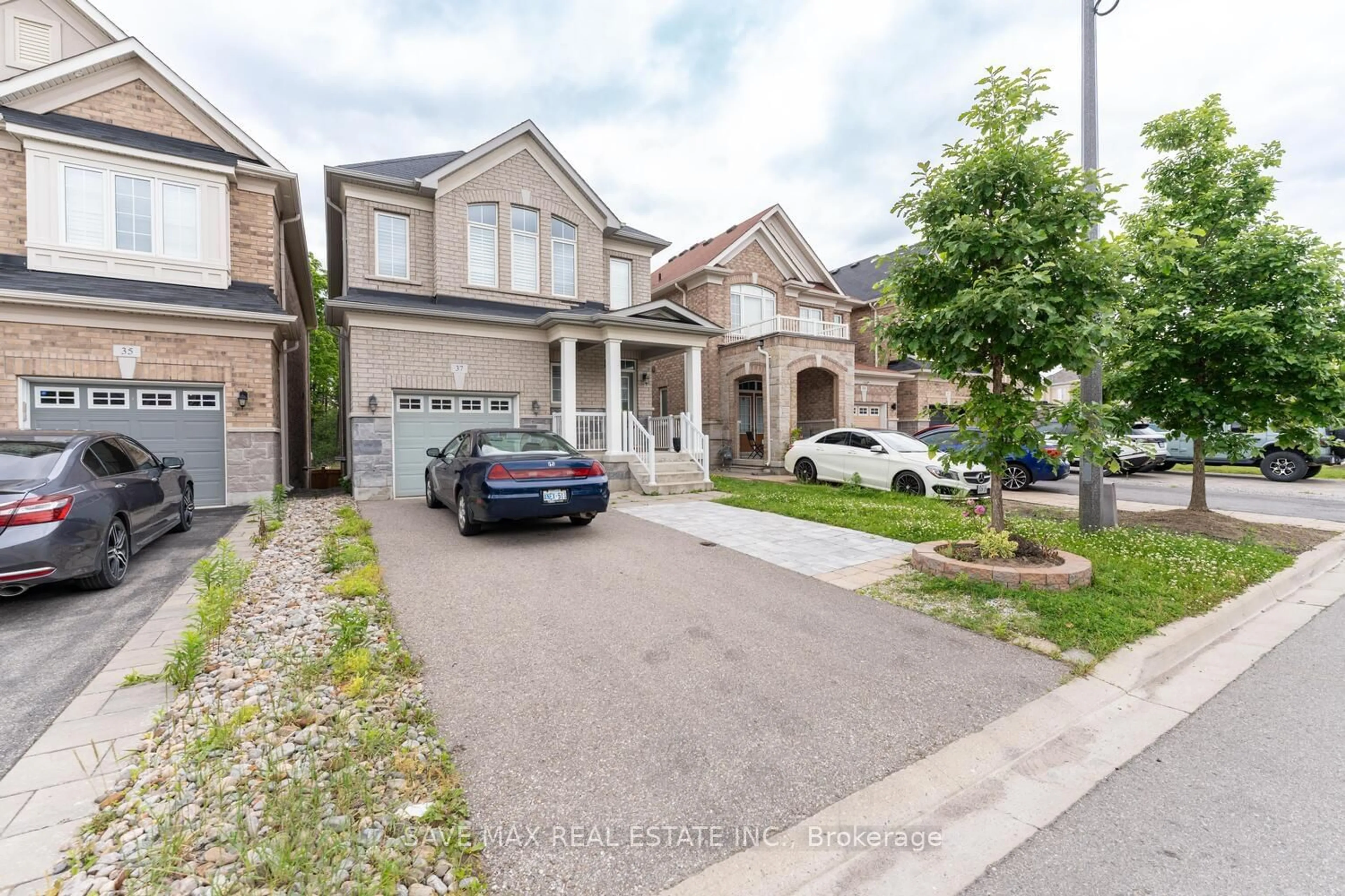 Frontside or backside of a home for 37 Upper Canada Crt, Halton Hills Ontario L7G 0L1