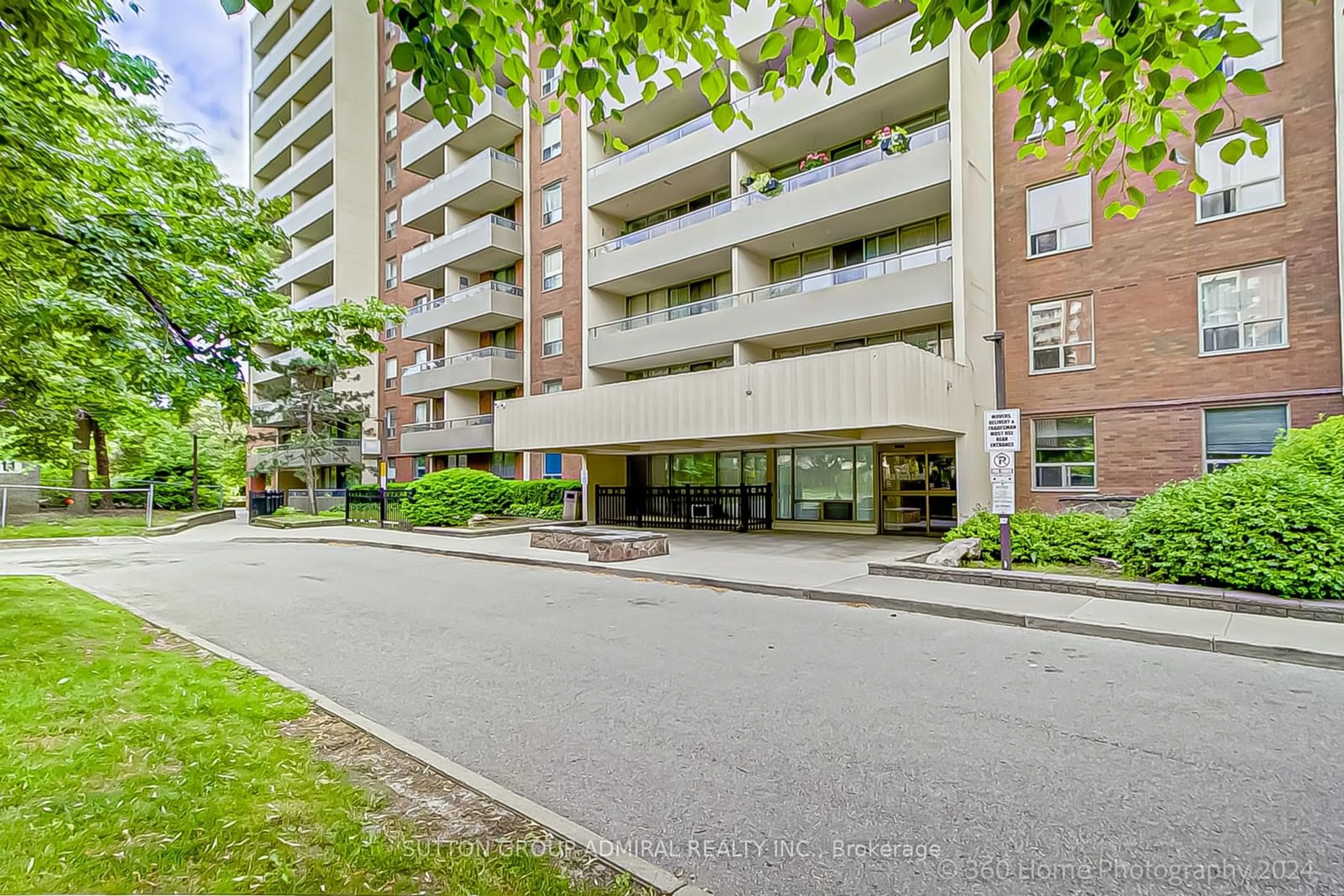 A pic from exterior of the house or condo for 19 Four Winds Dr #203, Toronto Ontario M3J 2S9