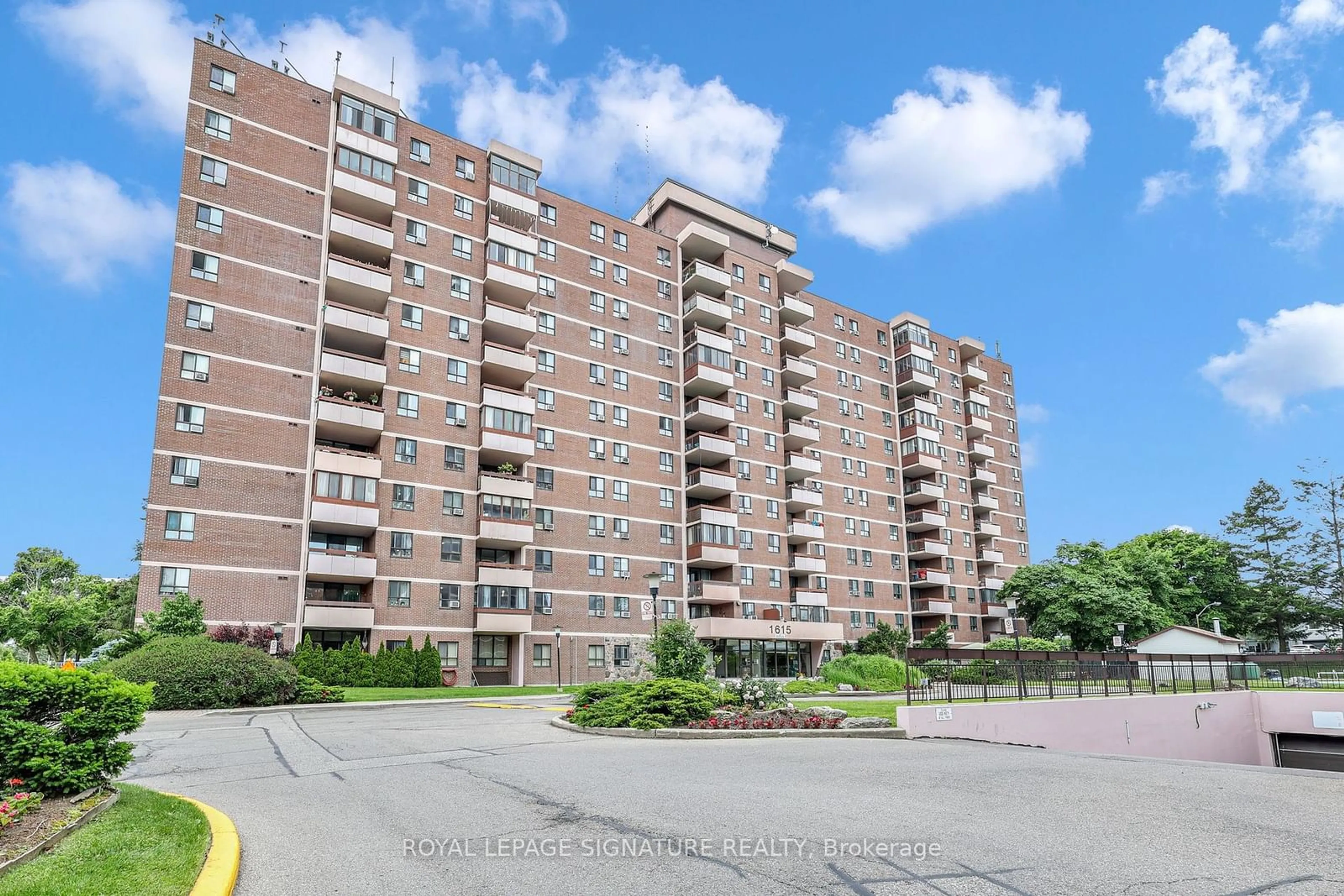 A pic from exterior of the house or condo for 1615 Bloor St #1112, Mississauga Ontario L4X 1S2