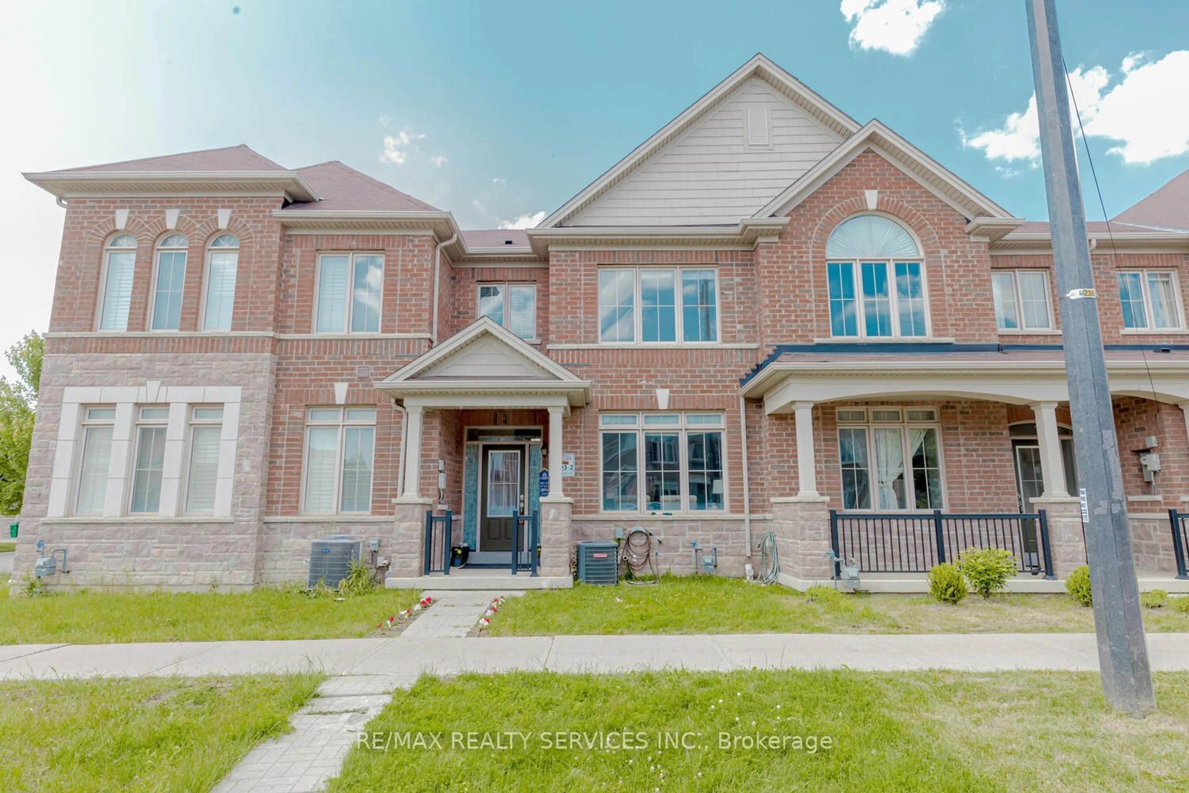 Home with brick exterior material for 238 Inspire Blvd, Brampton Ontario L6R 1X8