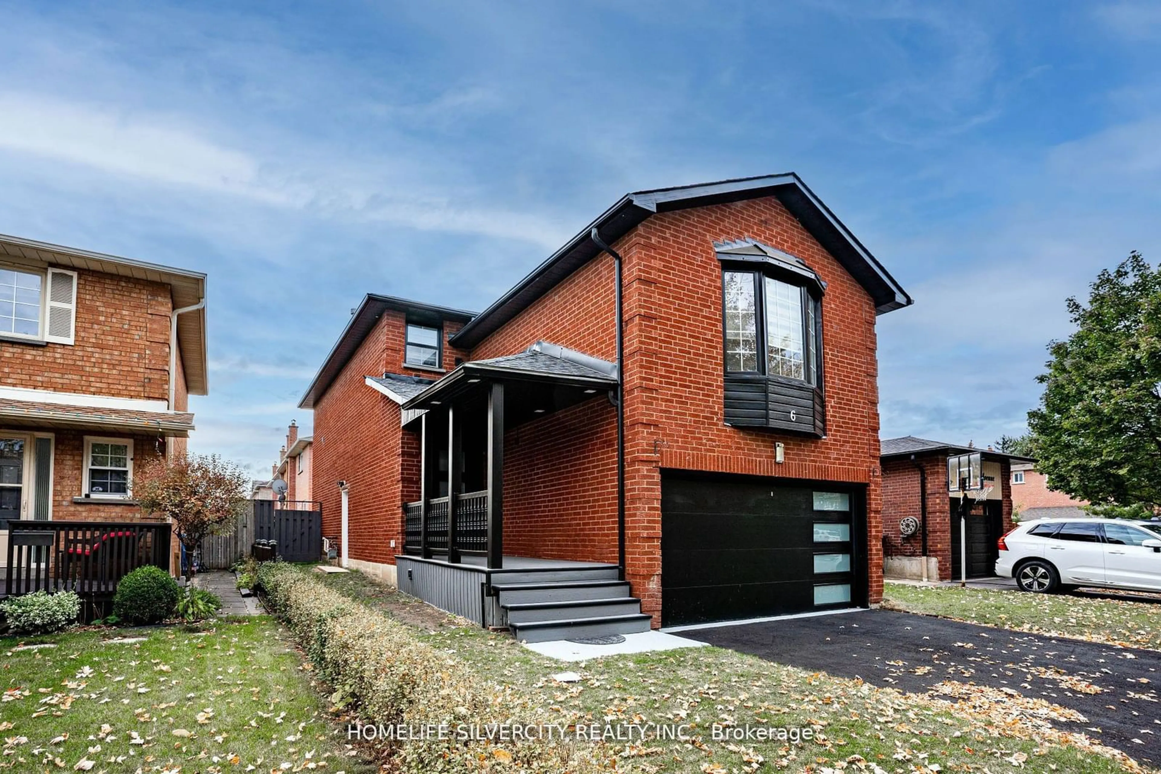 Home with brick exterior material for 6 Shenstone Ave, Brampton Ontario L6Z 2Y6