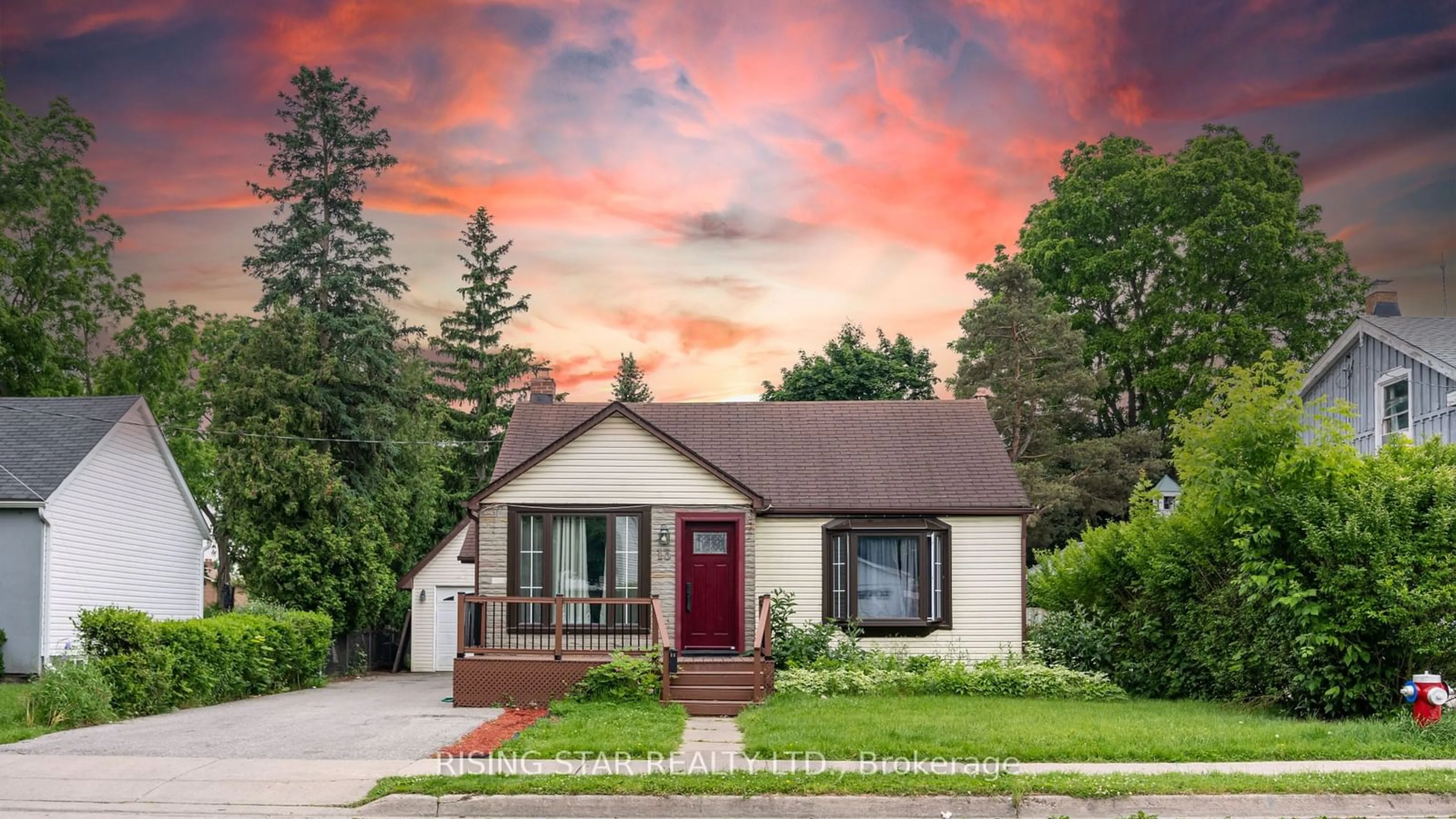 Frontside or backside of a home for 13 Murray St, Brampton Ontario L6X 1R6