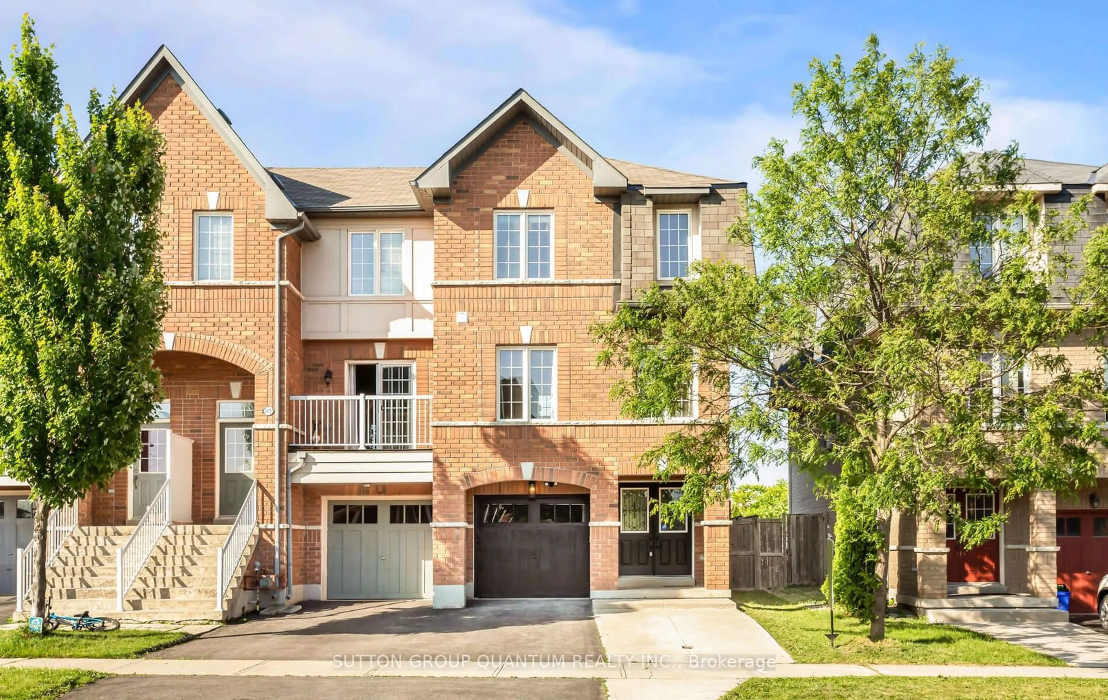 A pic from exterior of the house or condo for 2472 Adamvale Cres, Oakville Ontario L6M 0E1