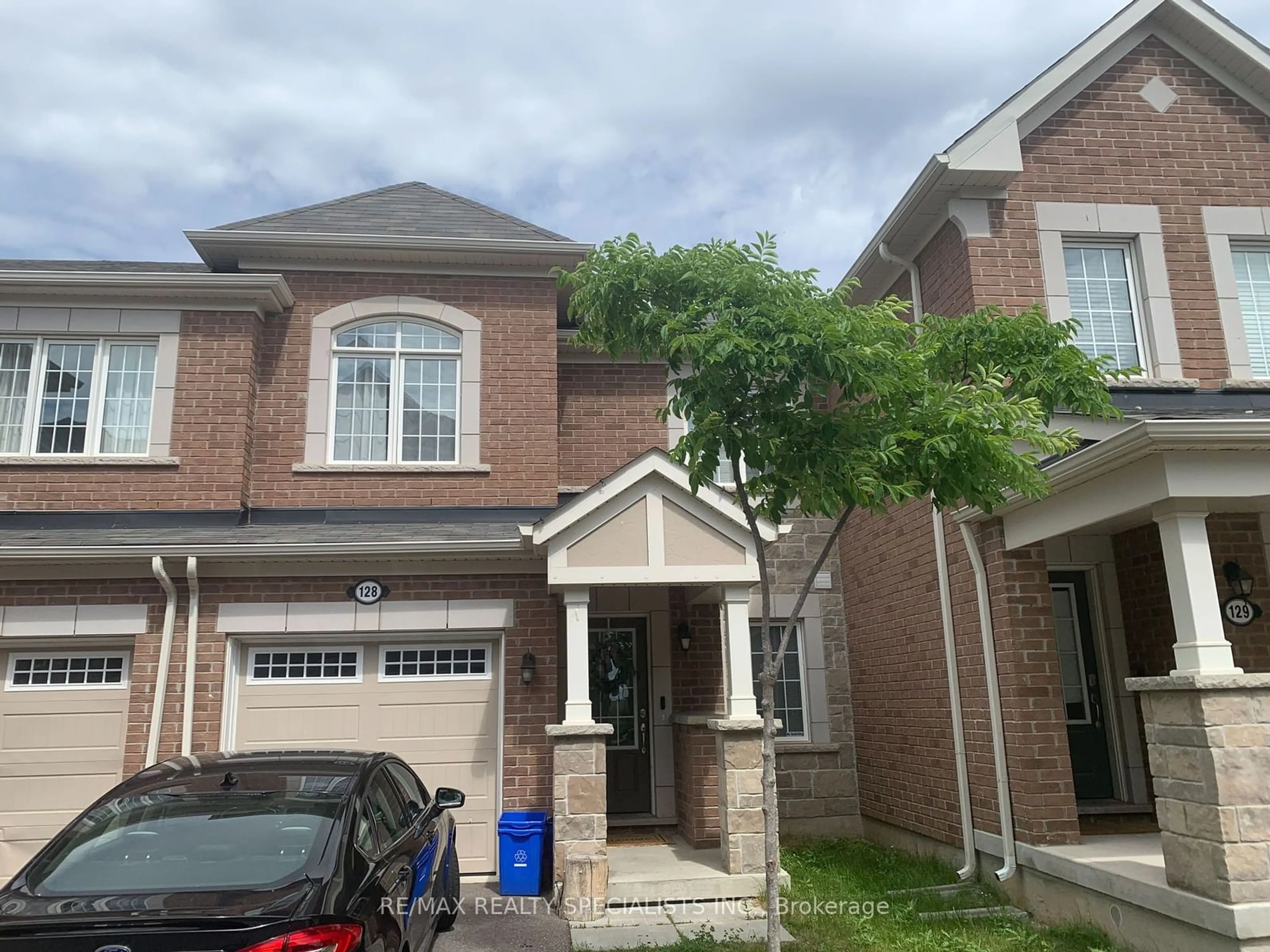 A pic from exterior of the house or condo for 1000 Asleton Blvd #128, Milton Ontario L9T 9L2