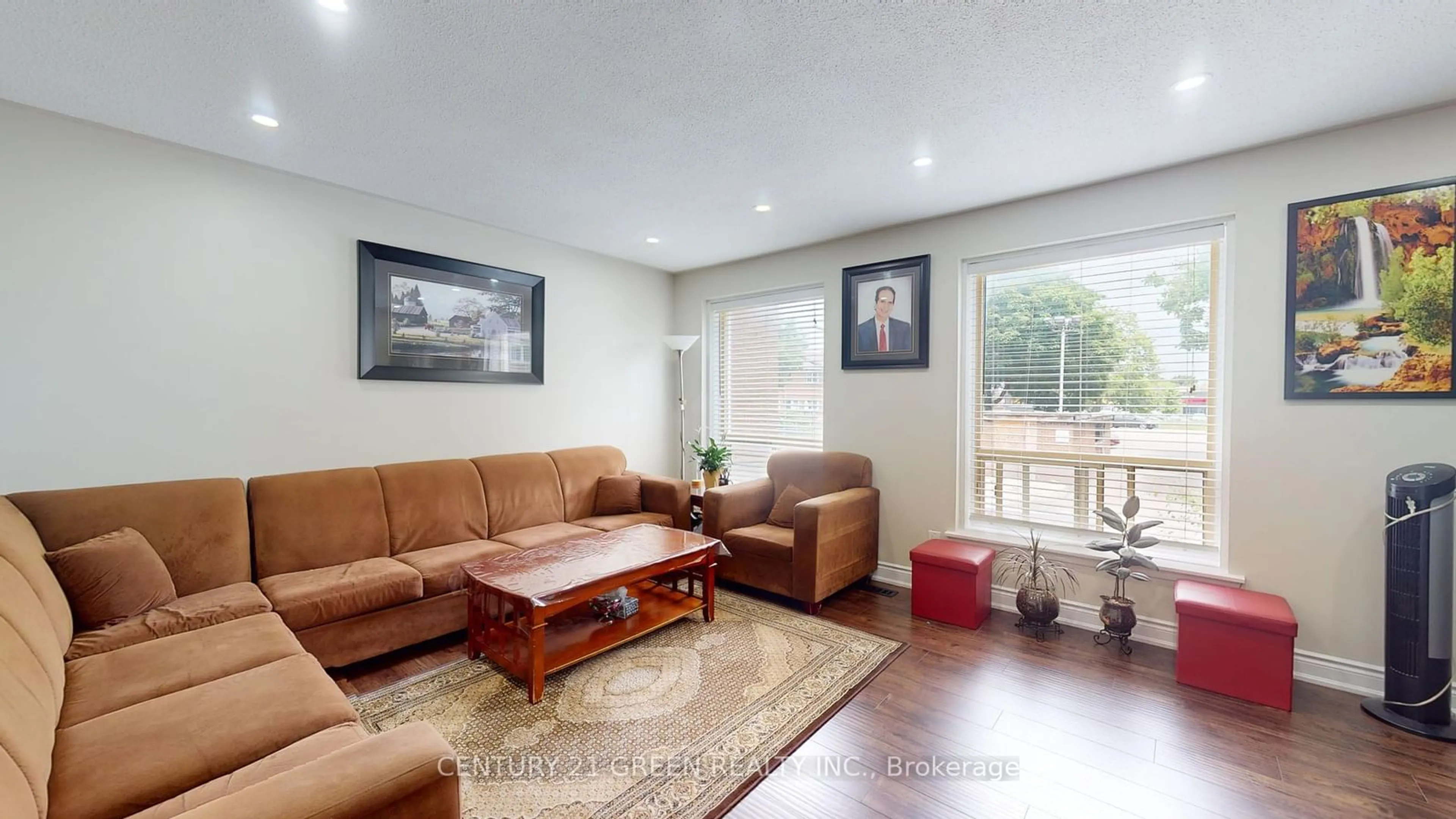 Living room for 1601 Albion Rd #265, Toronto Ontario M9V 1T4