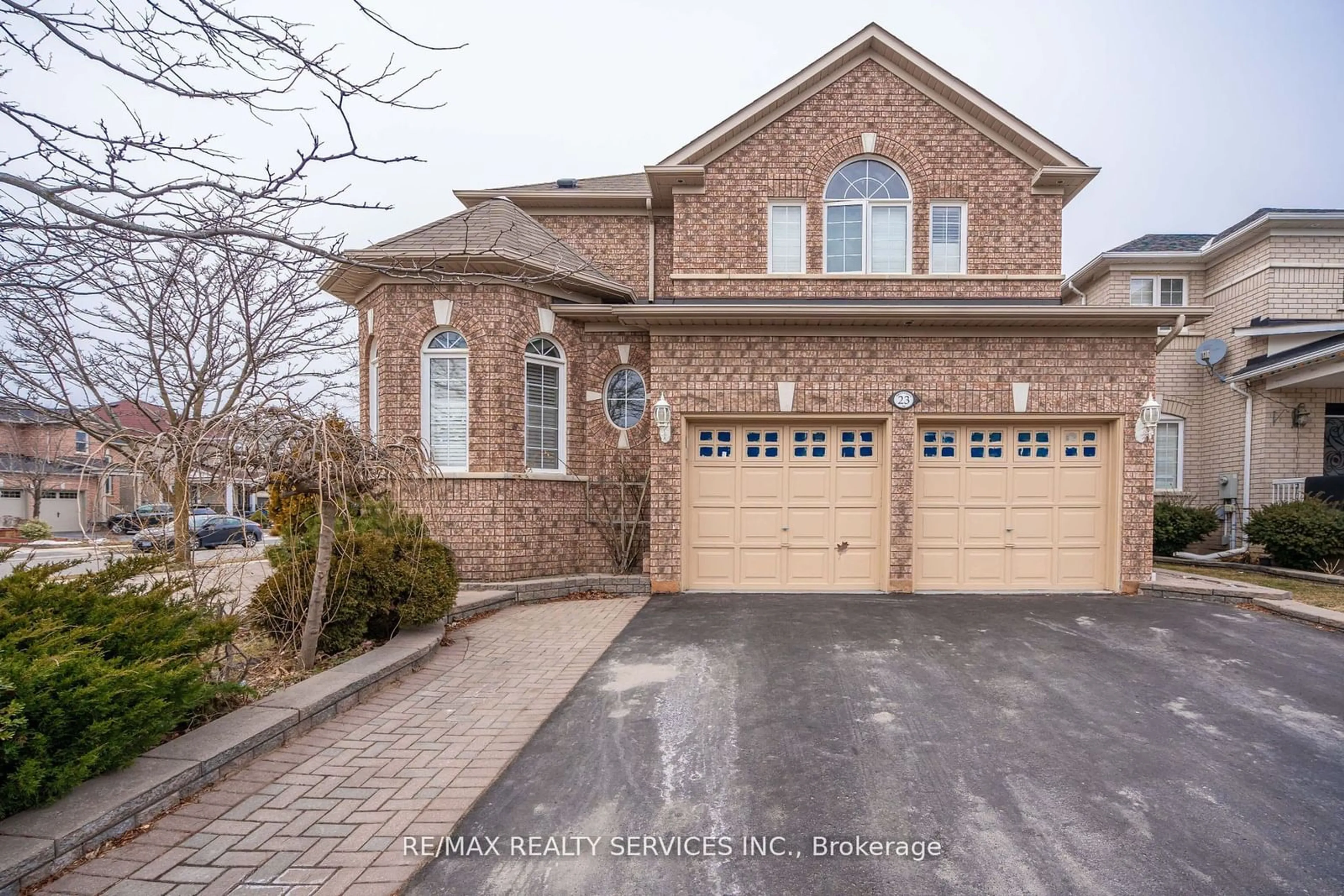 Home with brick exterior material for 23 Brentcliff Dr, Brampton Ontario L7A 2N2
