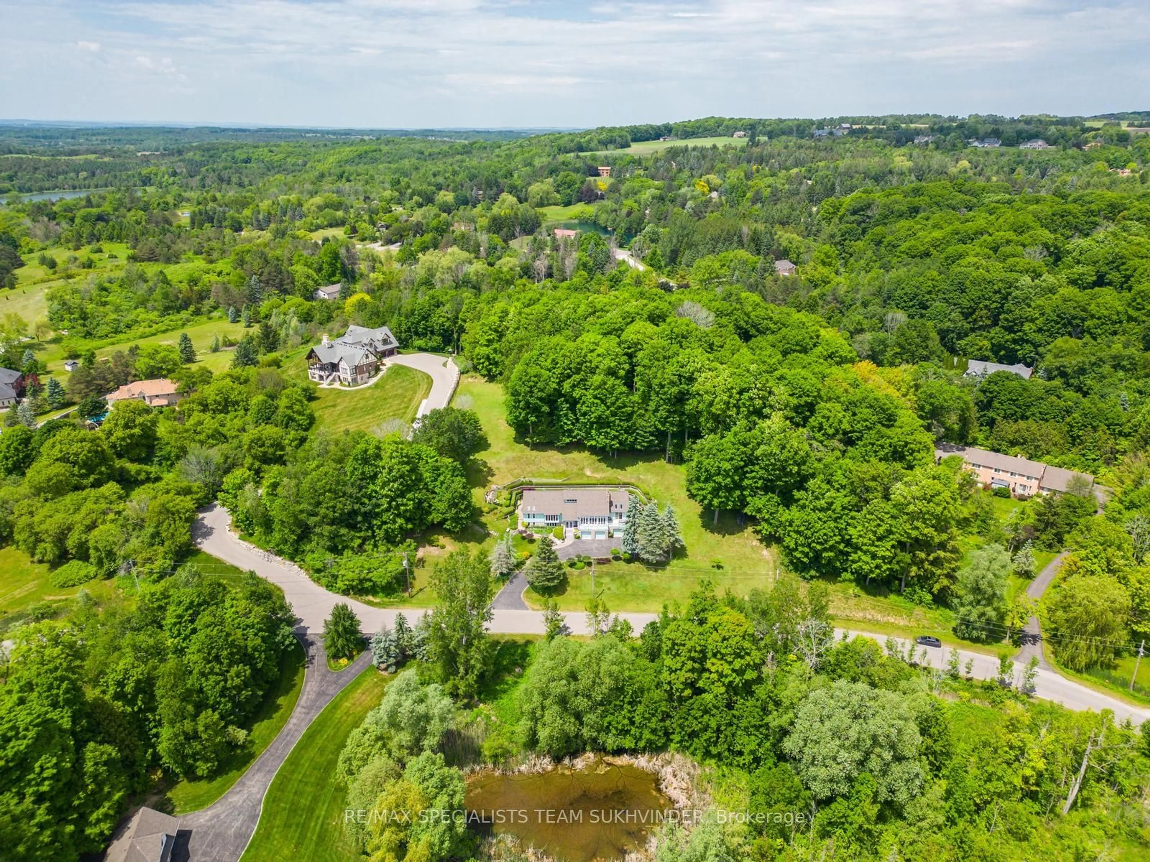 A pic from exterior of the house or condo for 12 Matson Dr, Caledon Ontario L7E 0A9