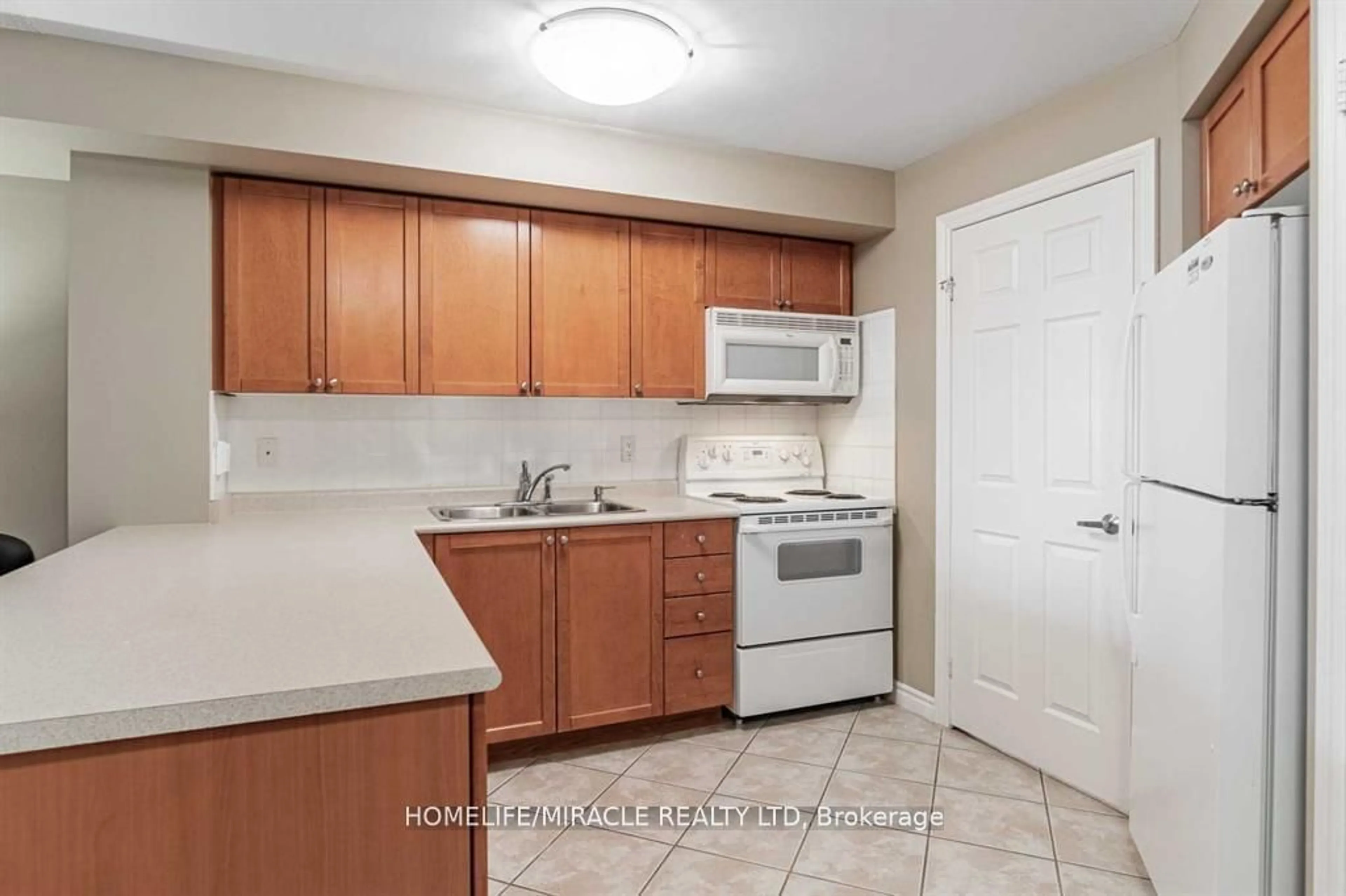 Standard kitchen, unknown floor, mountain for 3880 Duke Of York Blvd #1401, Mississauga Ontario L5B 4M7