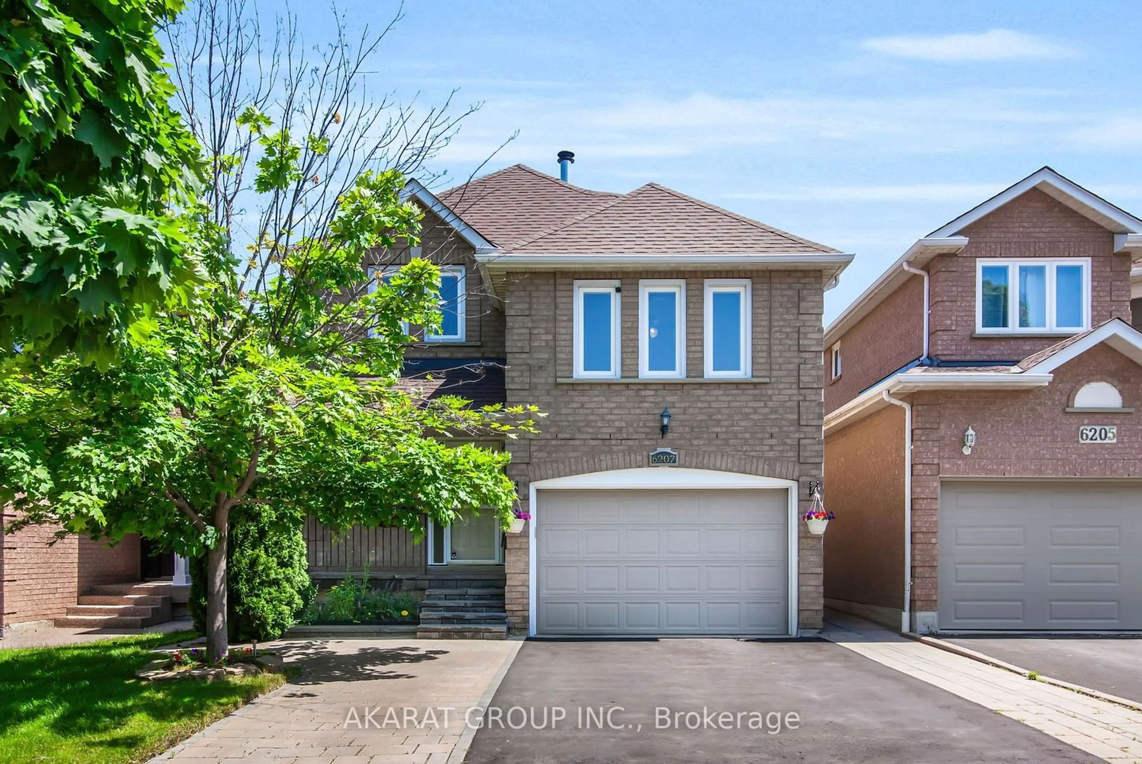 Frontside or backside of a home for 6207 McCracken Dr, Mississauga Ontario L5V 1X9